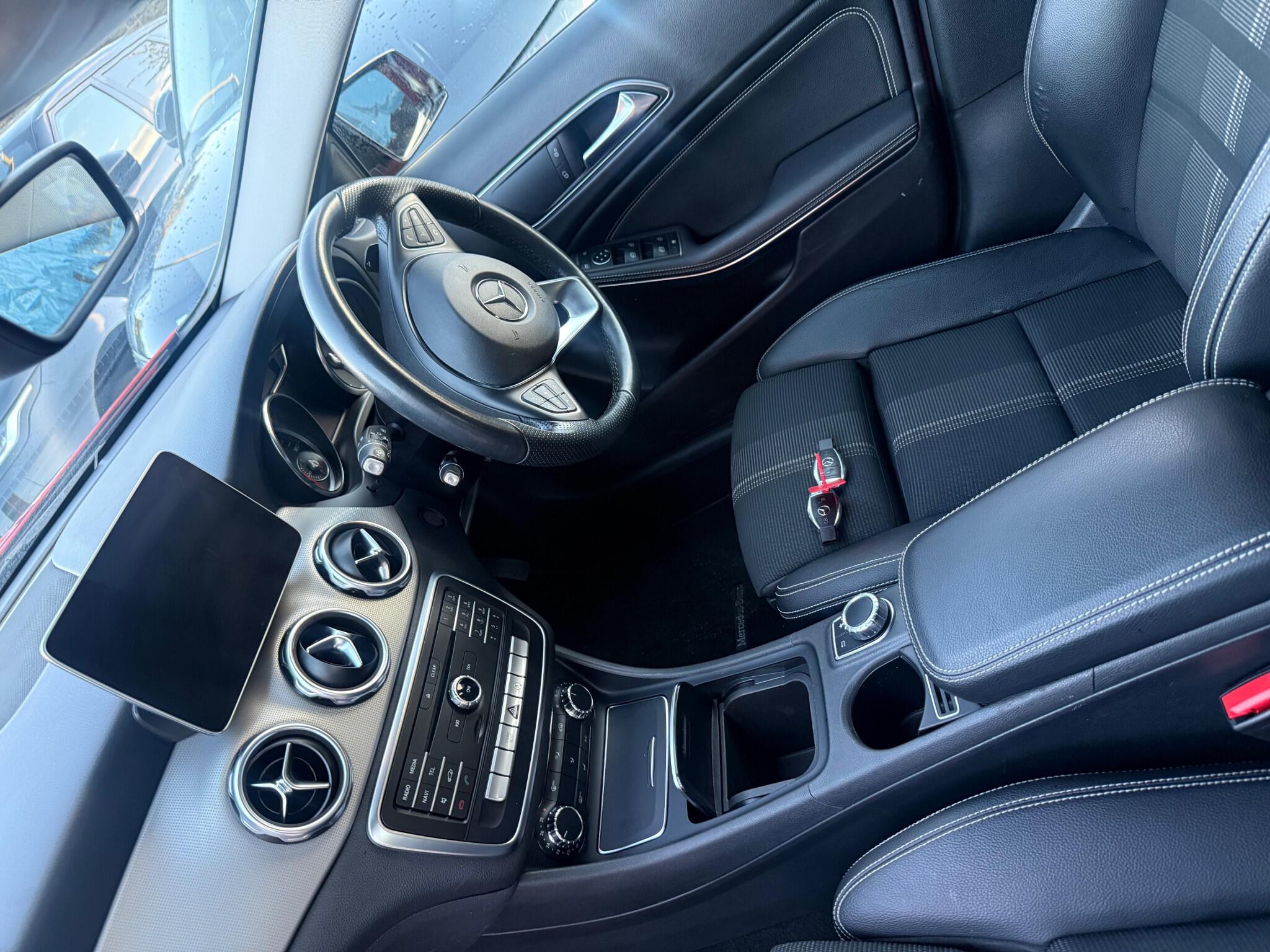 Mercedes-Benz GLA view 21