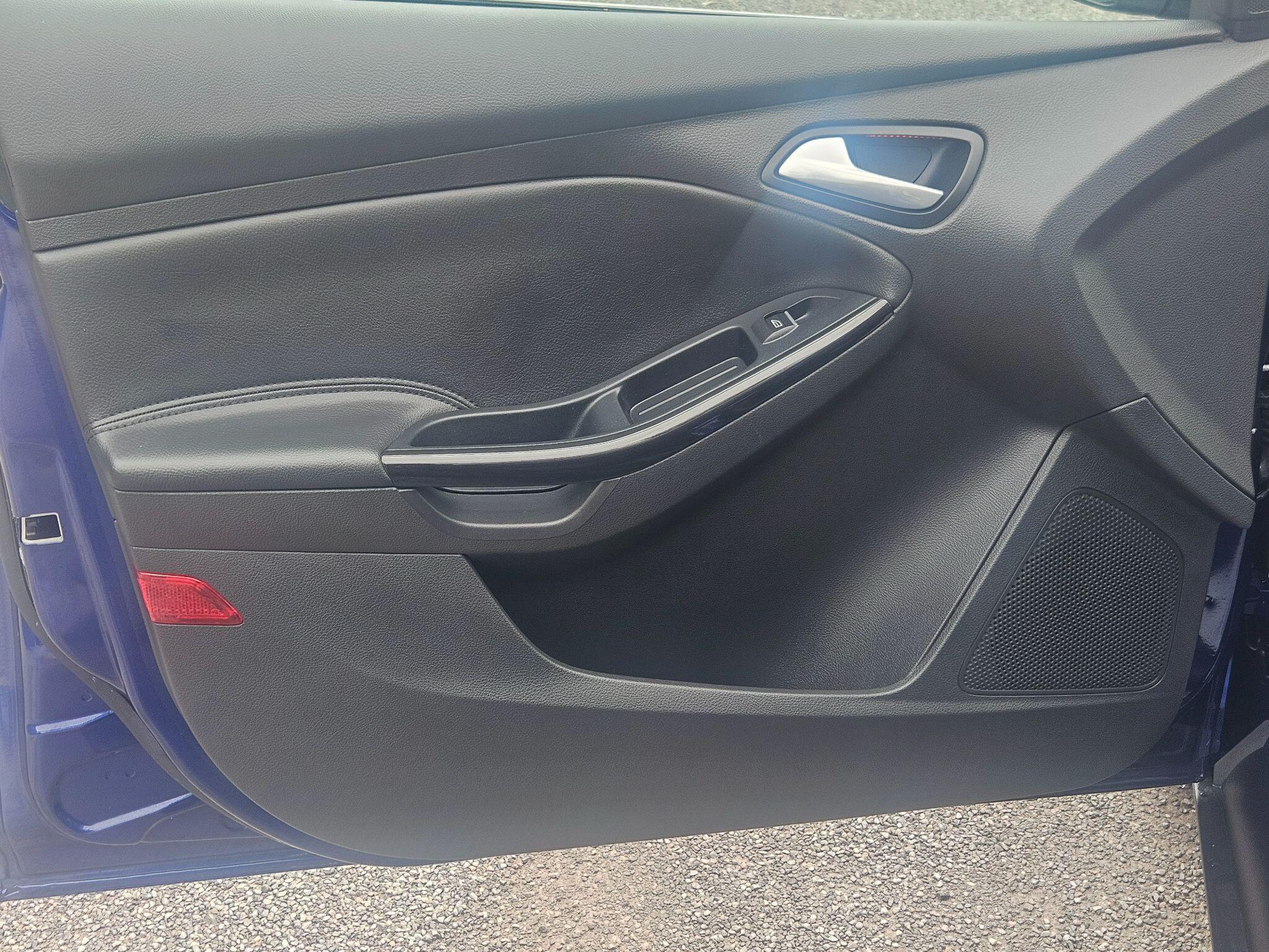 2017 Ford Focus image 53