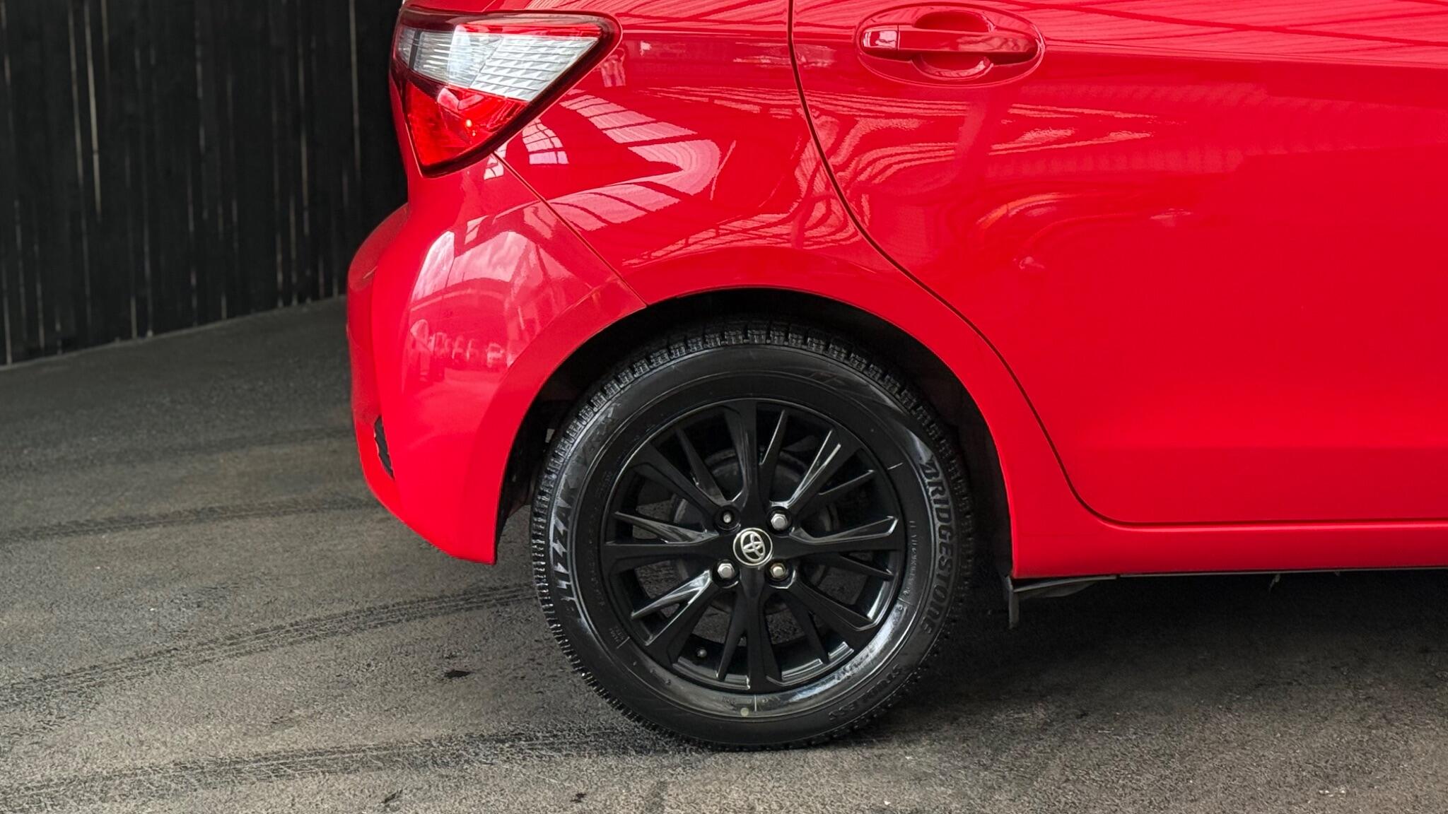 Toyota Yaris view 13