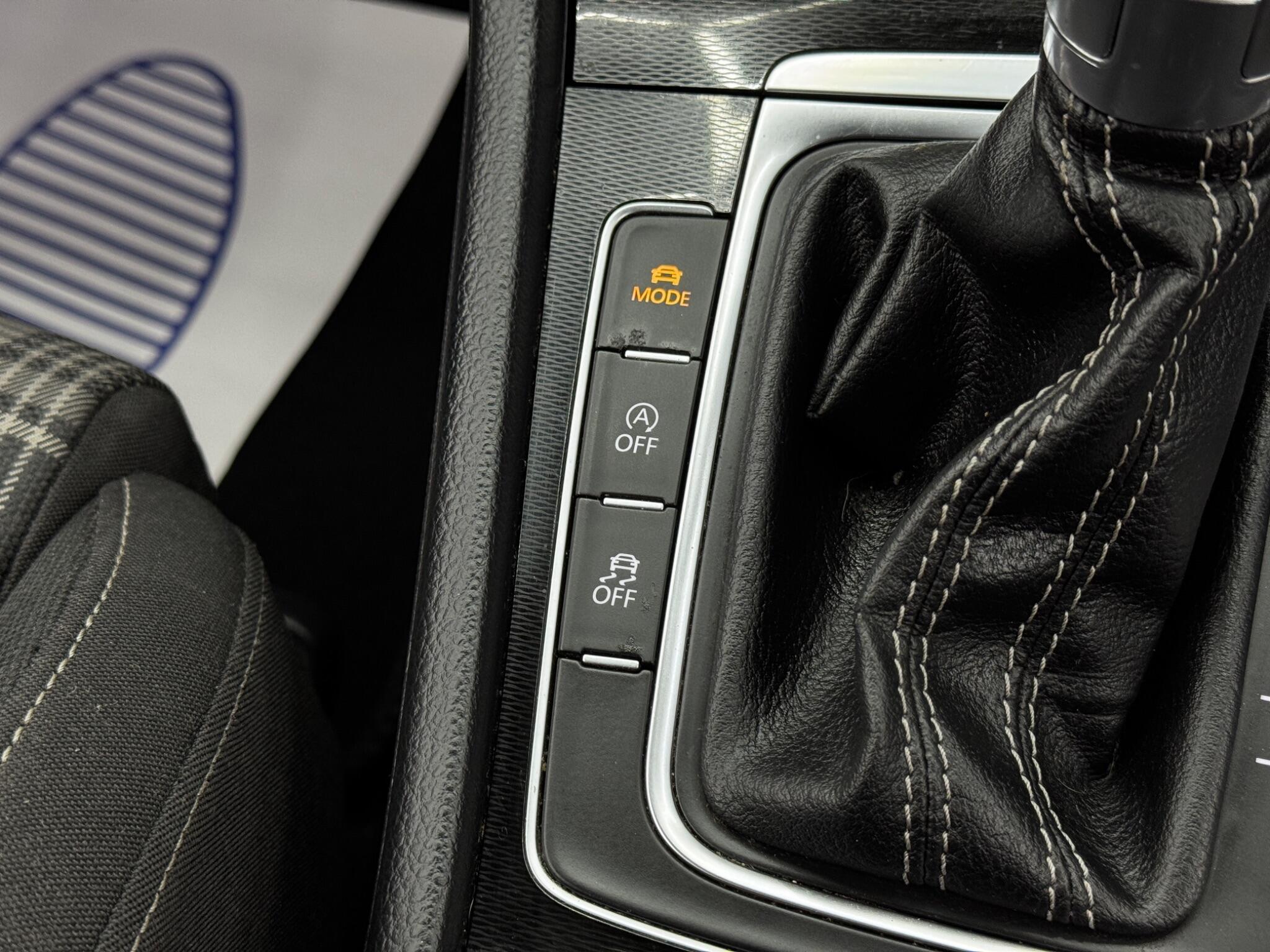 Volkswagen Golf view 26