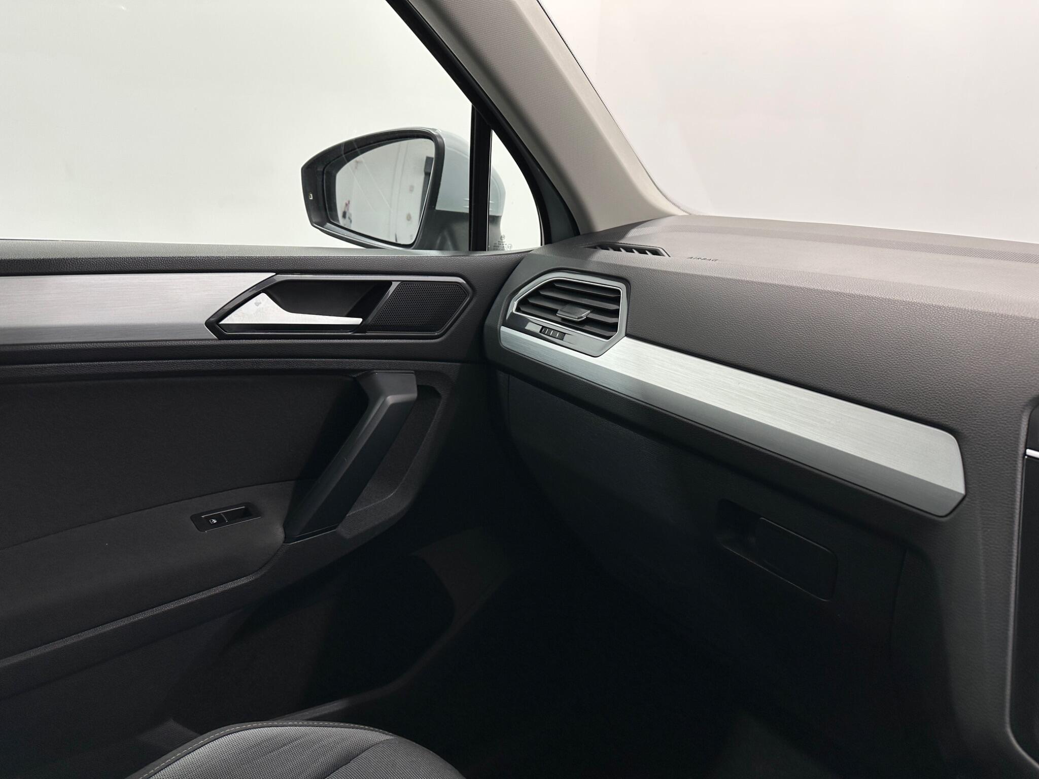 Volkswagen Tiguan view 27