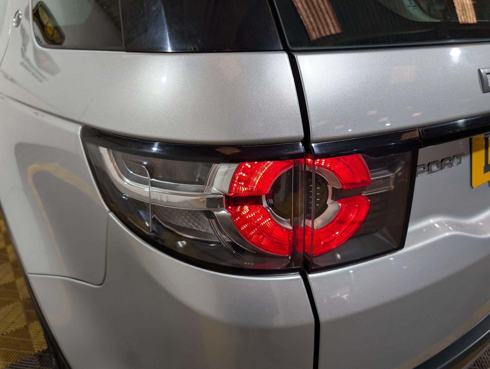 Land Rover Discovery Sport view 23
