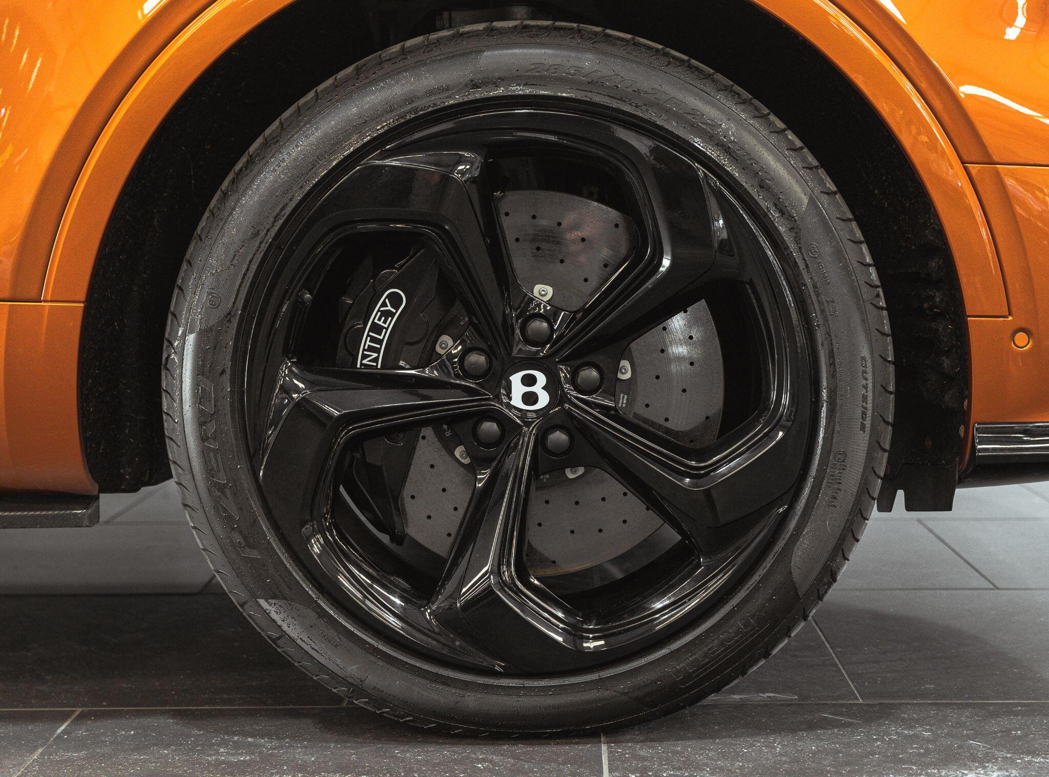 Bentley Bentayga view 7