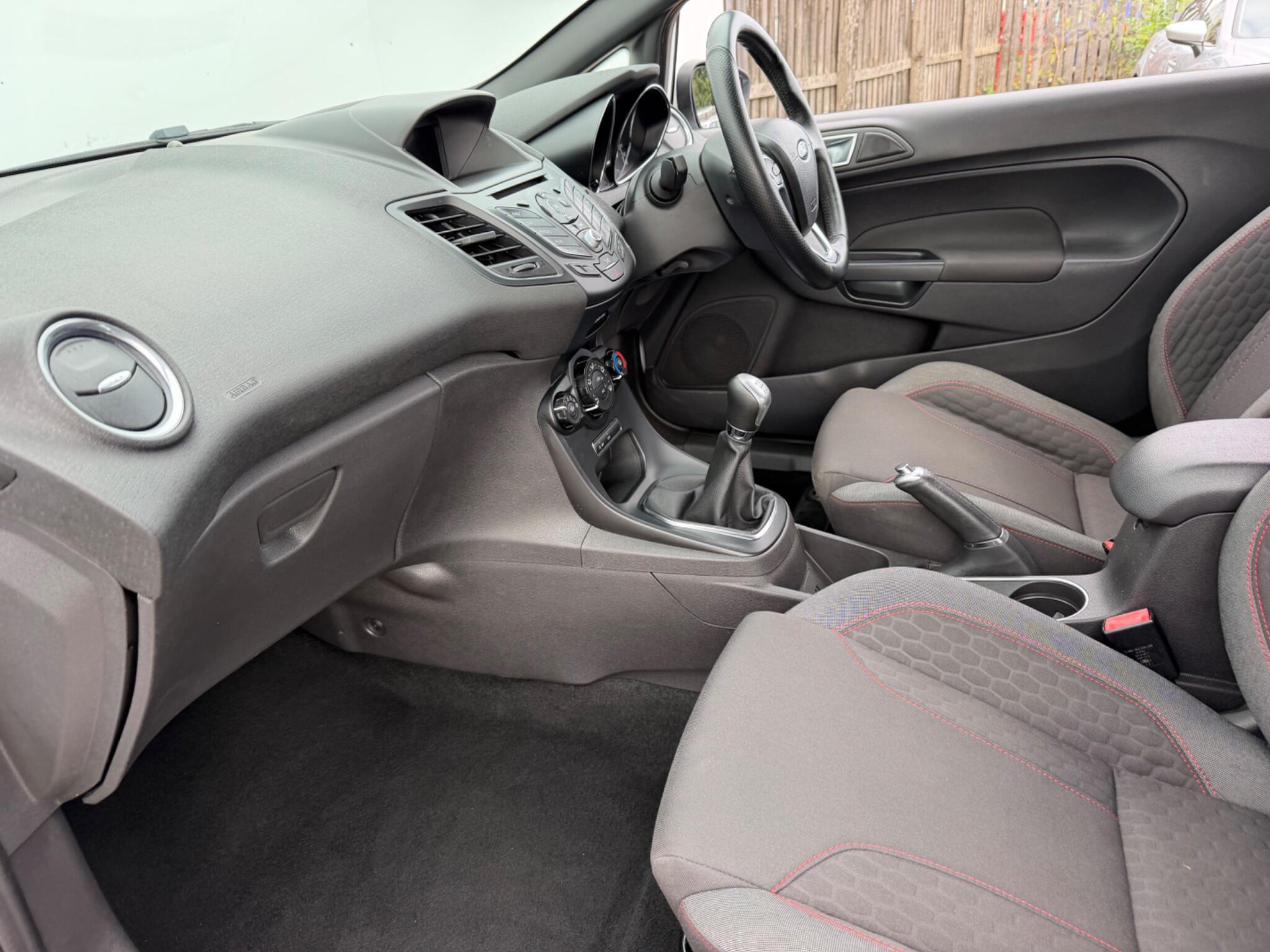 Ford Fiesta view 25