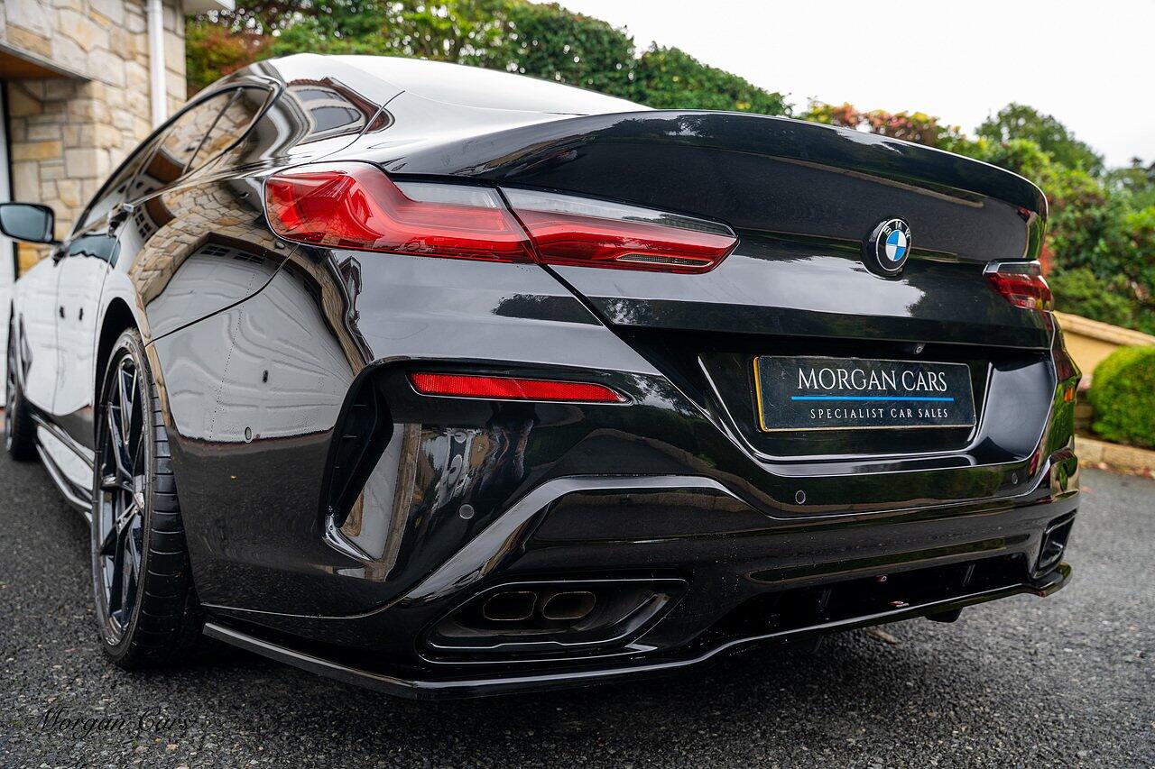 BMW 8 Series view 8