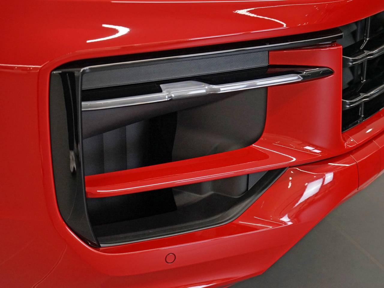 Porsche Cayenne view 56