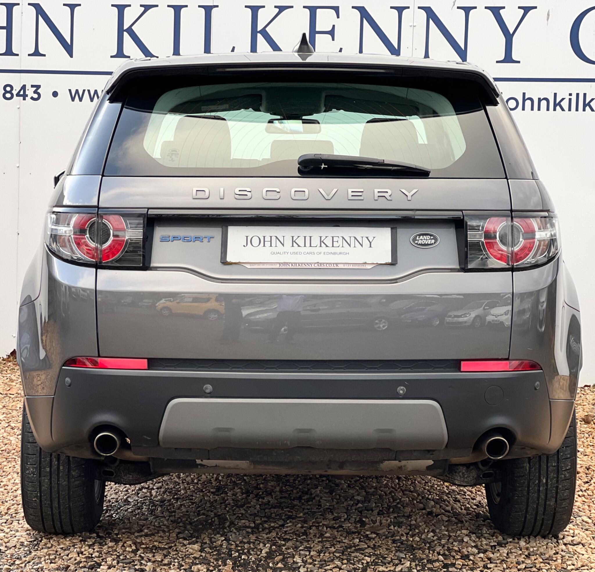 Land Rover Discovery Sport view 5