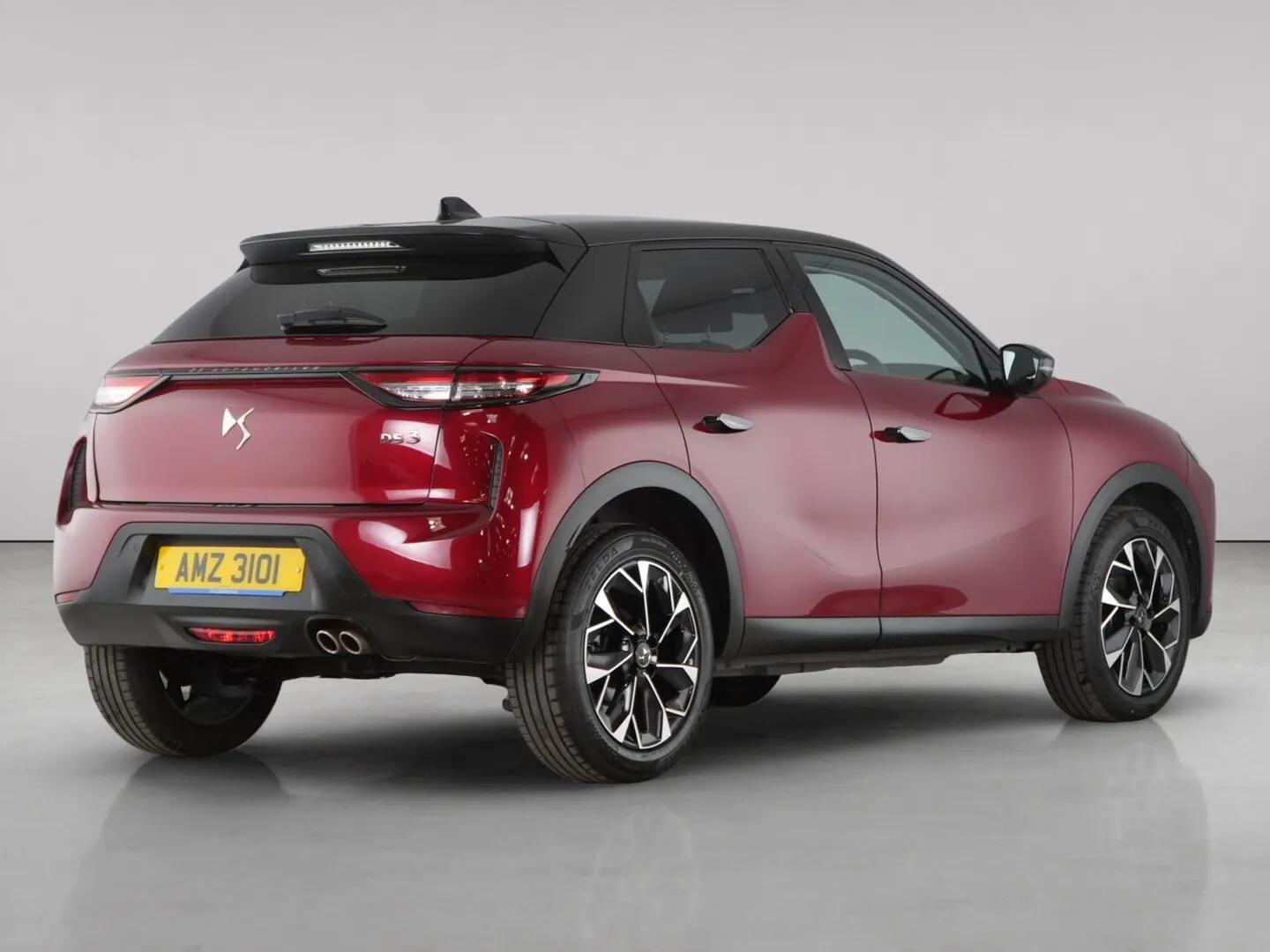 DS Automobiles DS 3 view 8