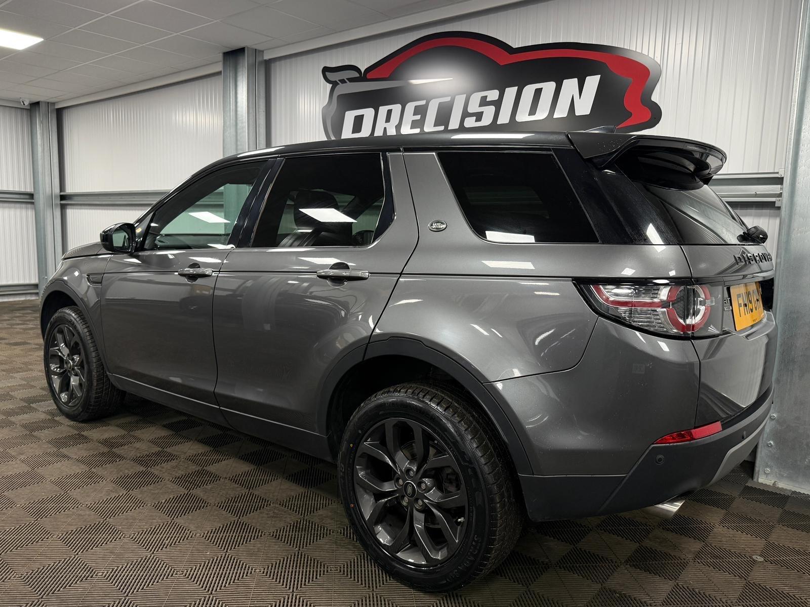 Land Rover Discovery Sport view 8