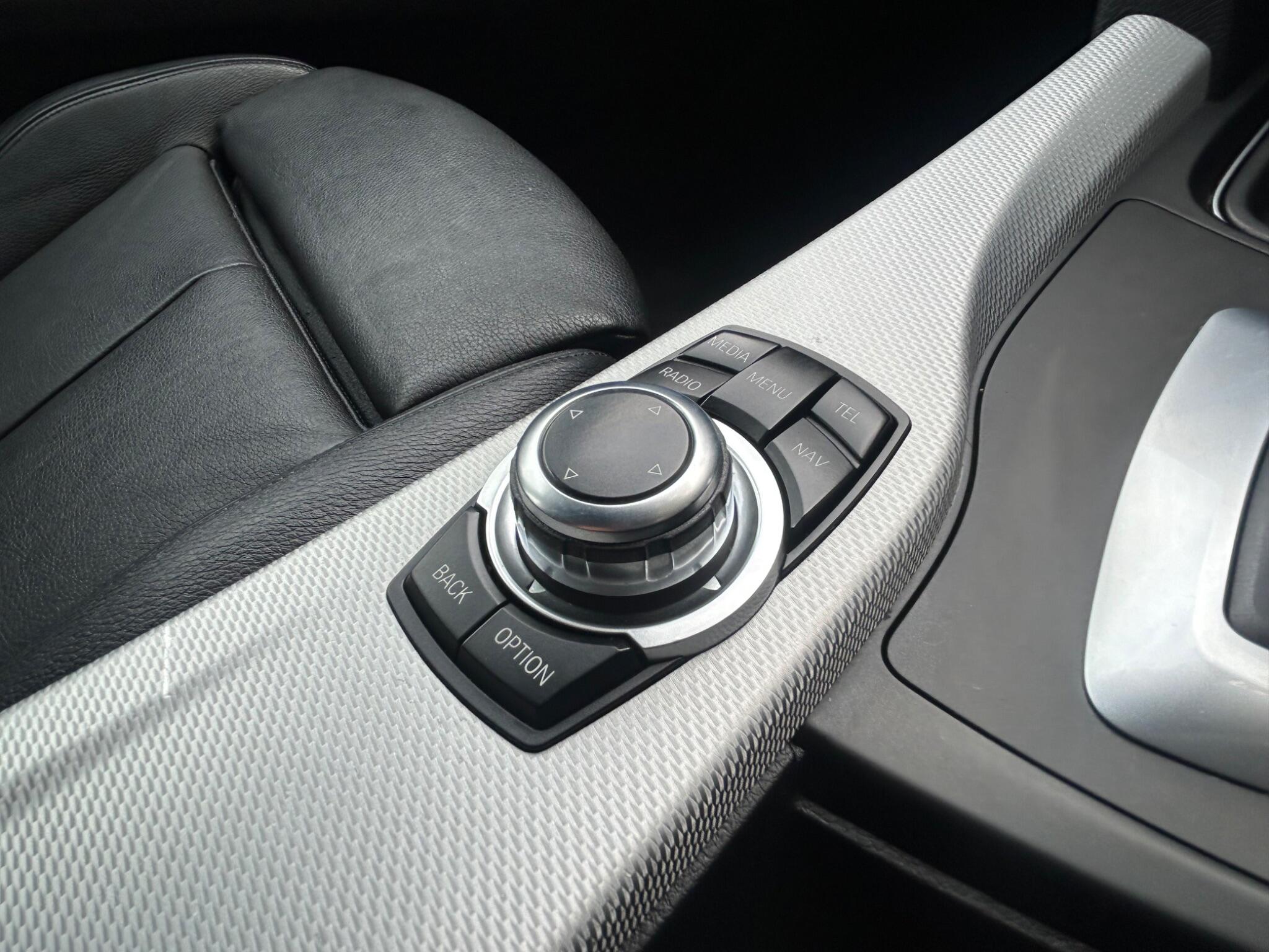 BMW 3 Series view 26