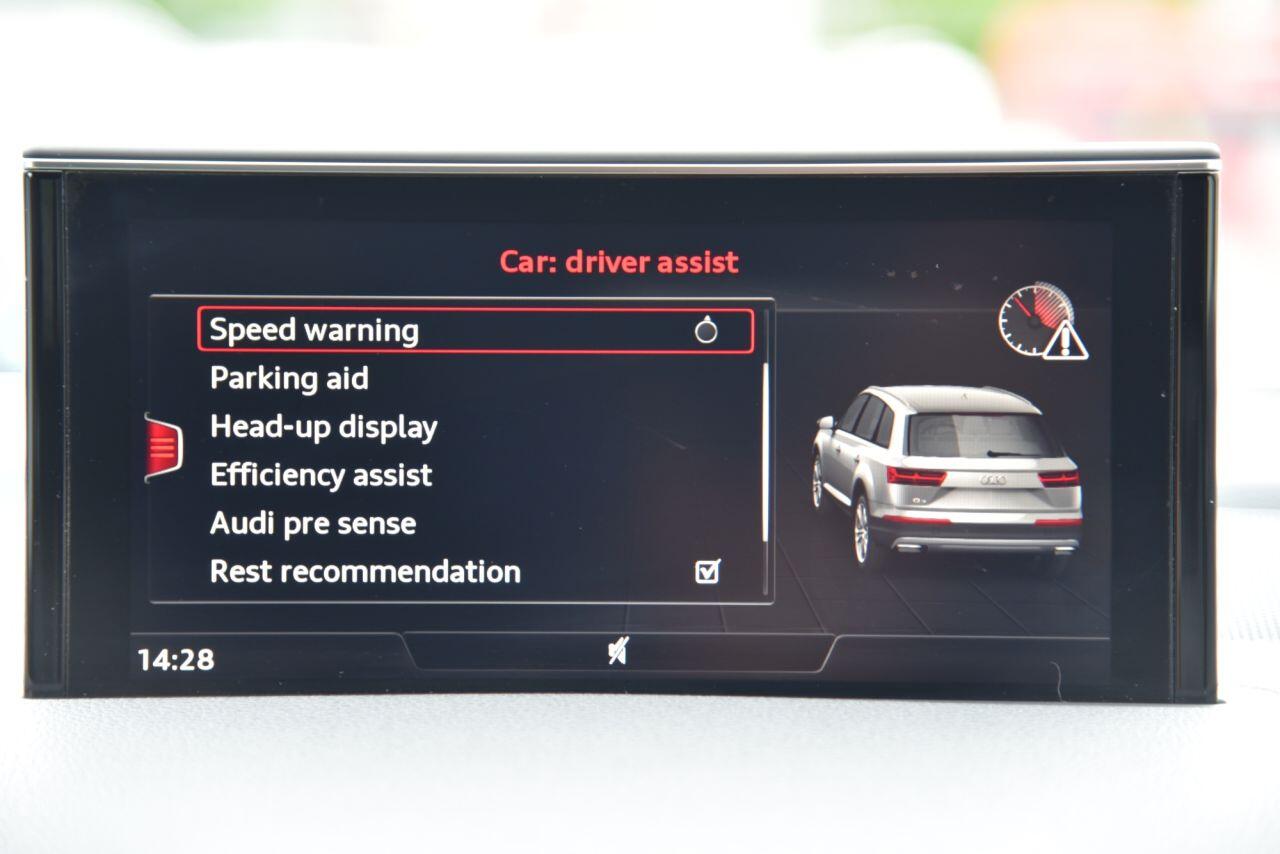 Audi Q7 view 44