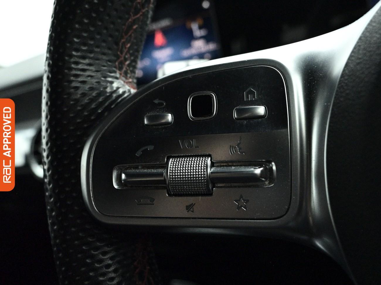 Mercedes-Benz GLB view 24