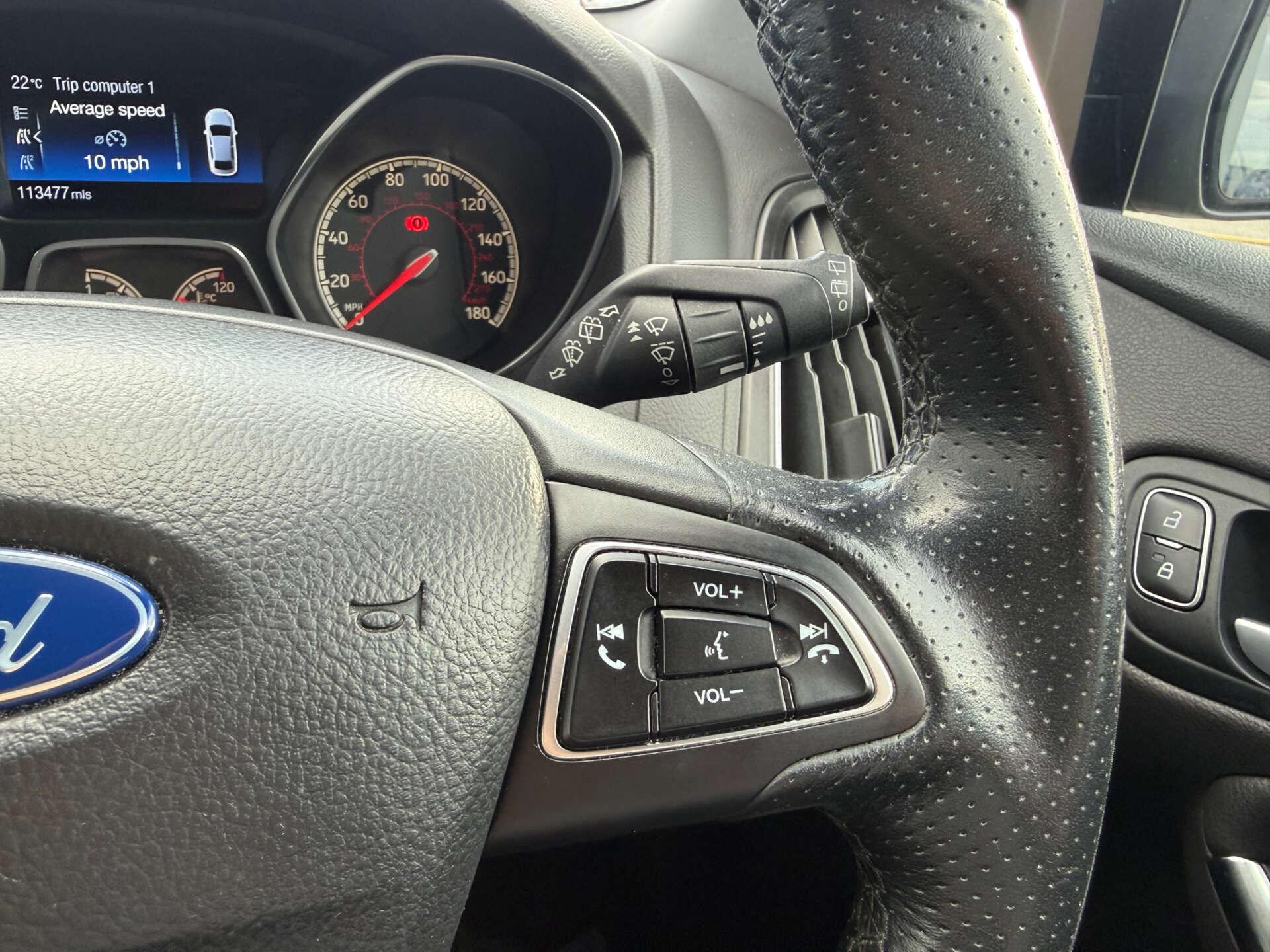 Ford Focus view 41