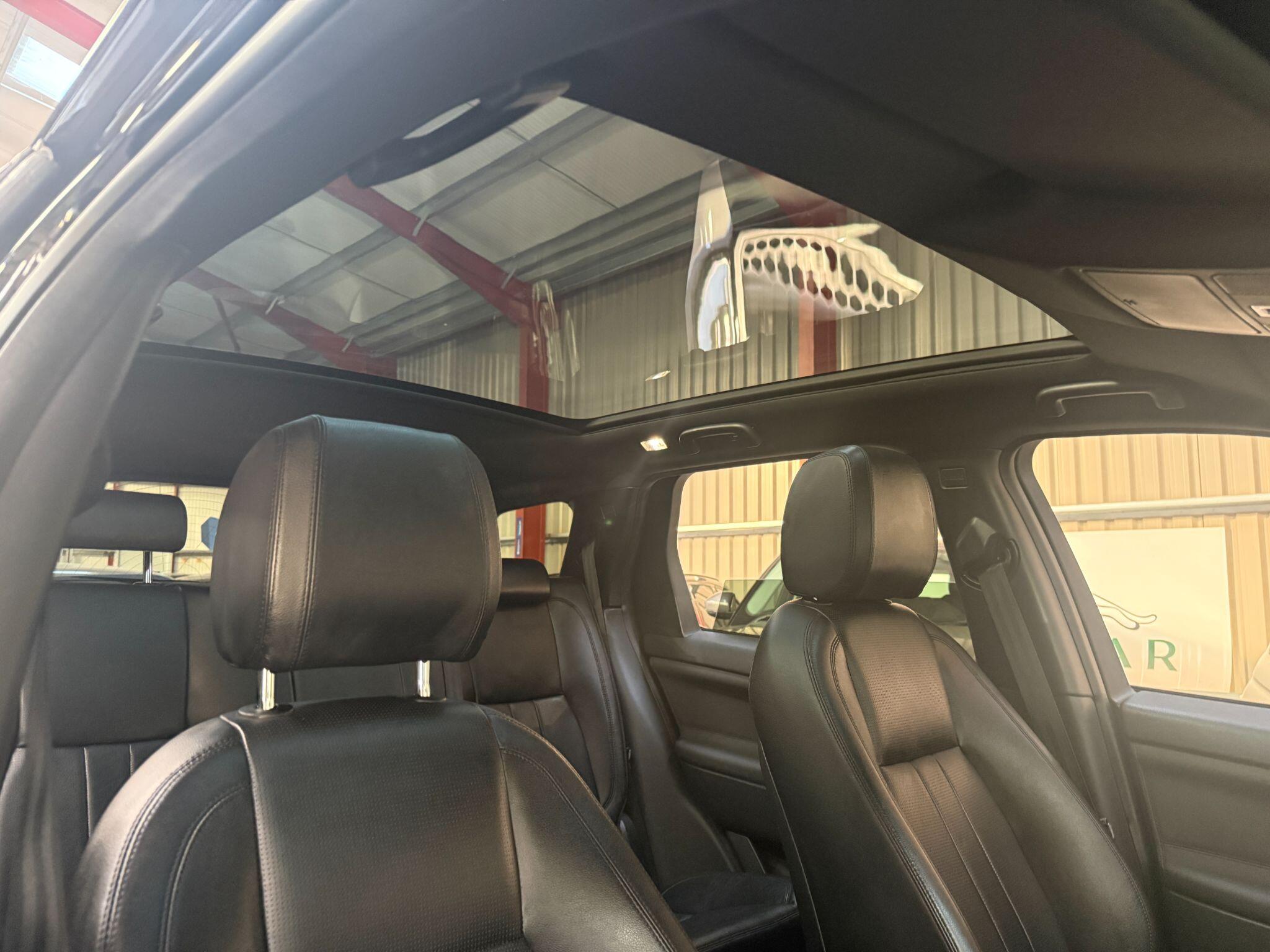 Land Rover Discovery Sport view 13
