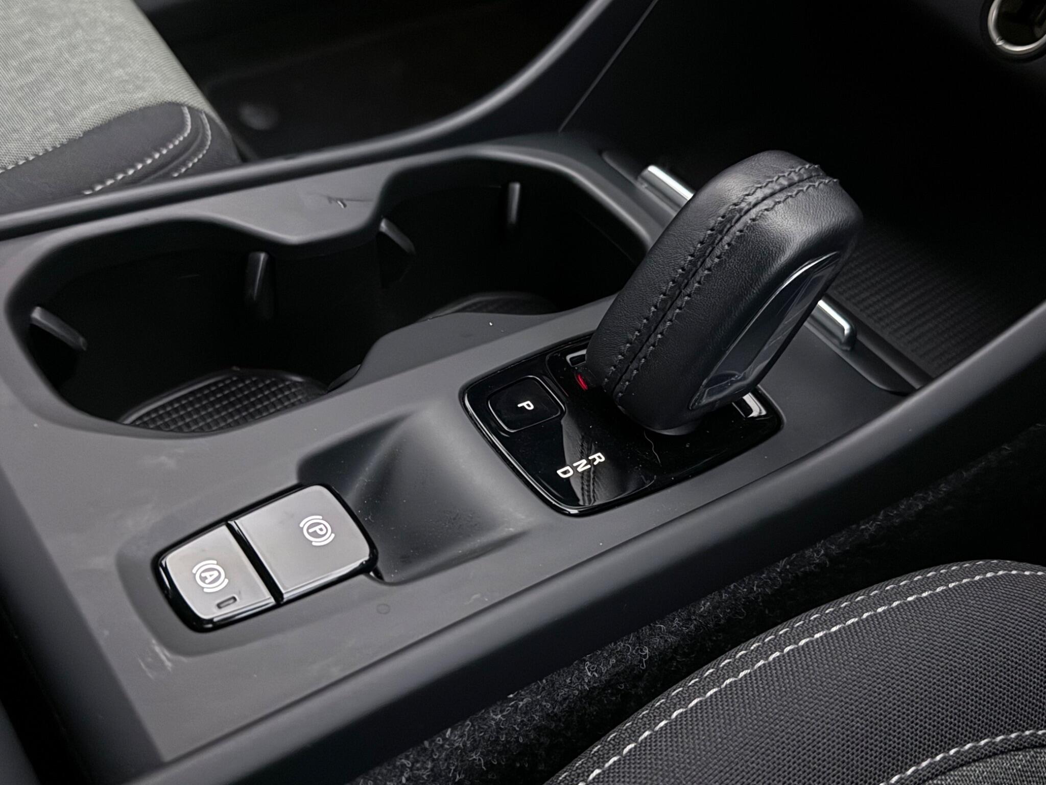 Volvo XC40 view 38
