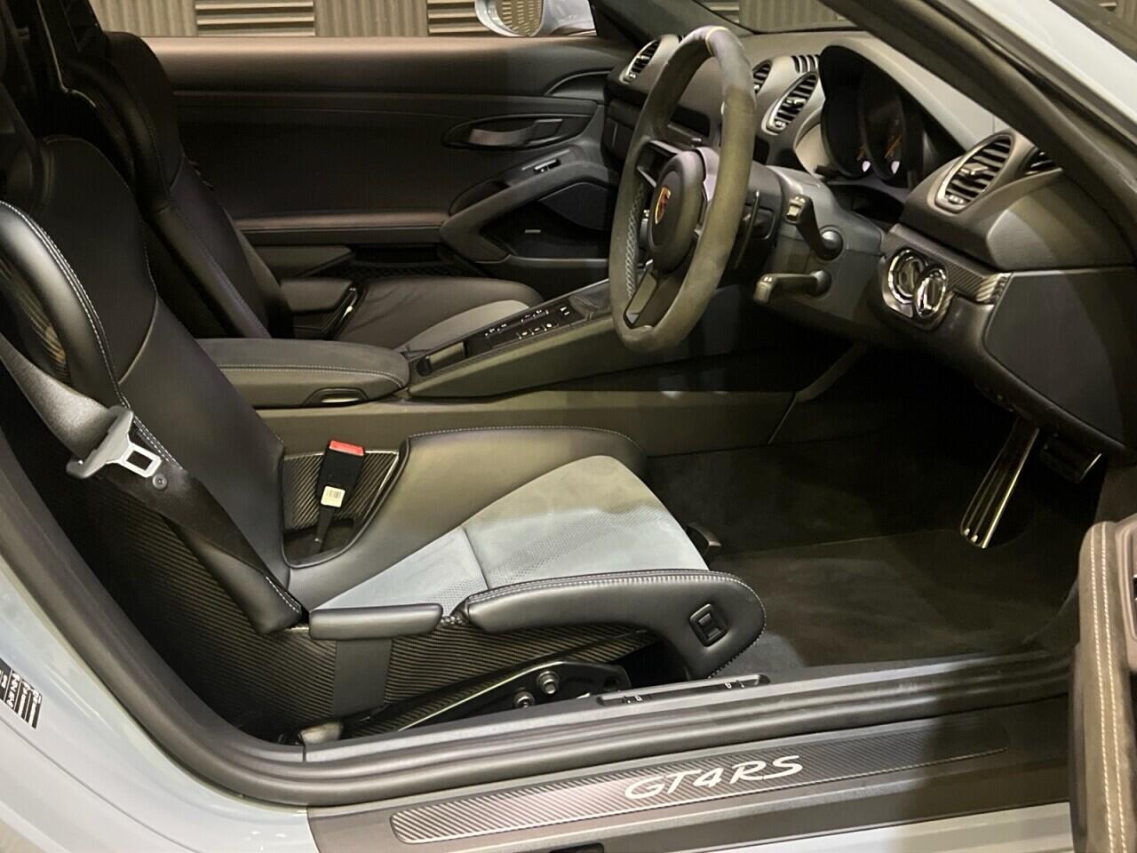 Porsche 718 Cayman view 8