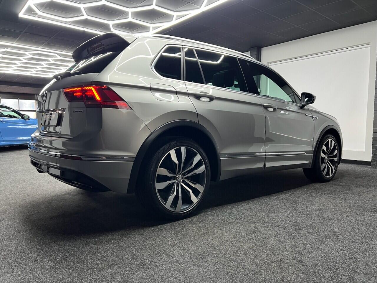 Volkswagen Tiguan view 14