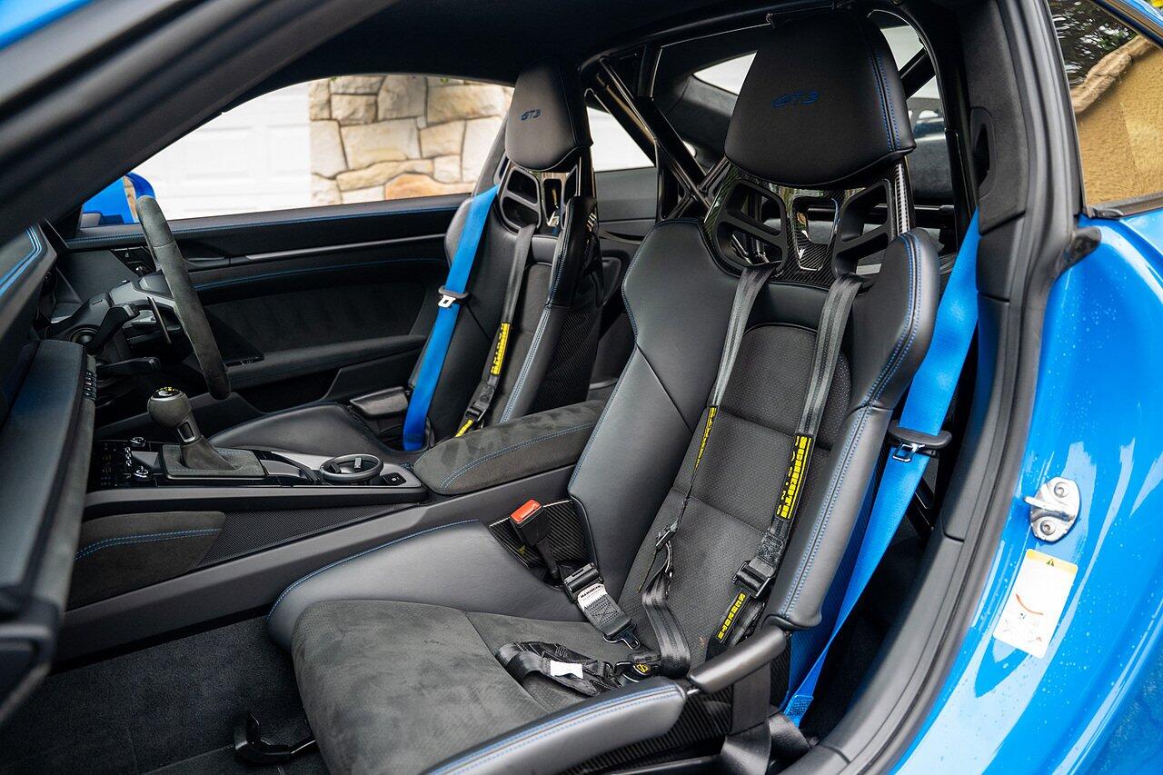 Porsche 911 view 76