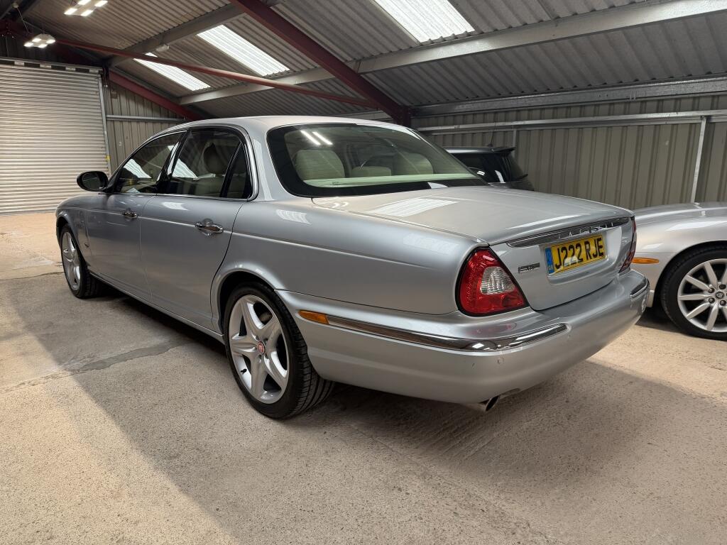 Jaguar XJ view 14