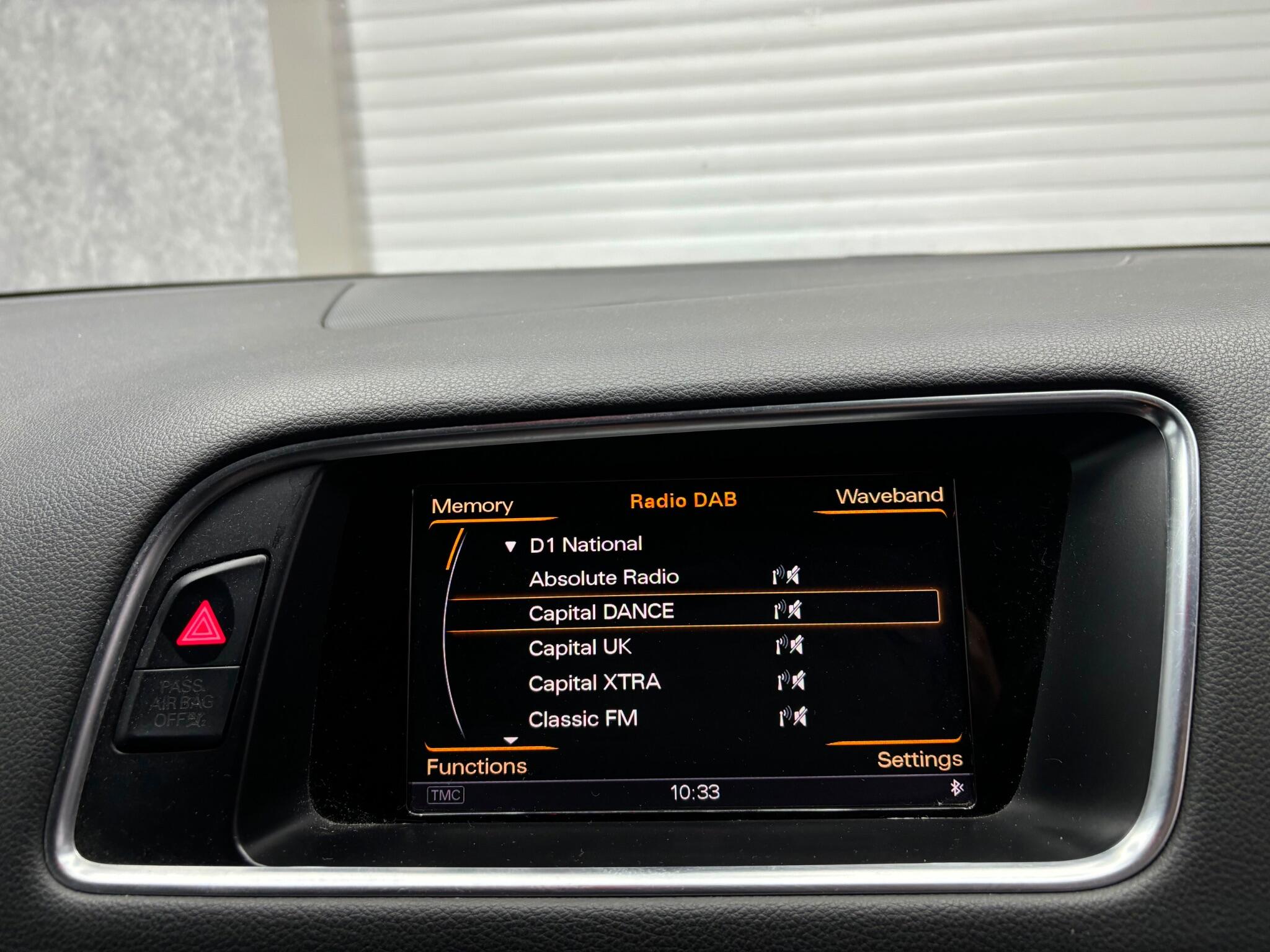 Audi Q5 view 14