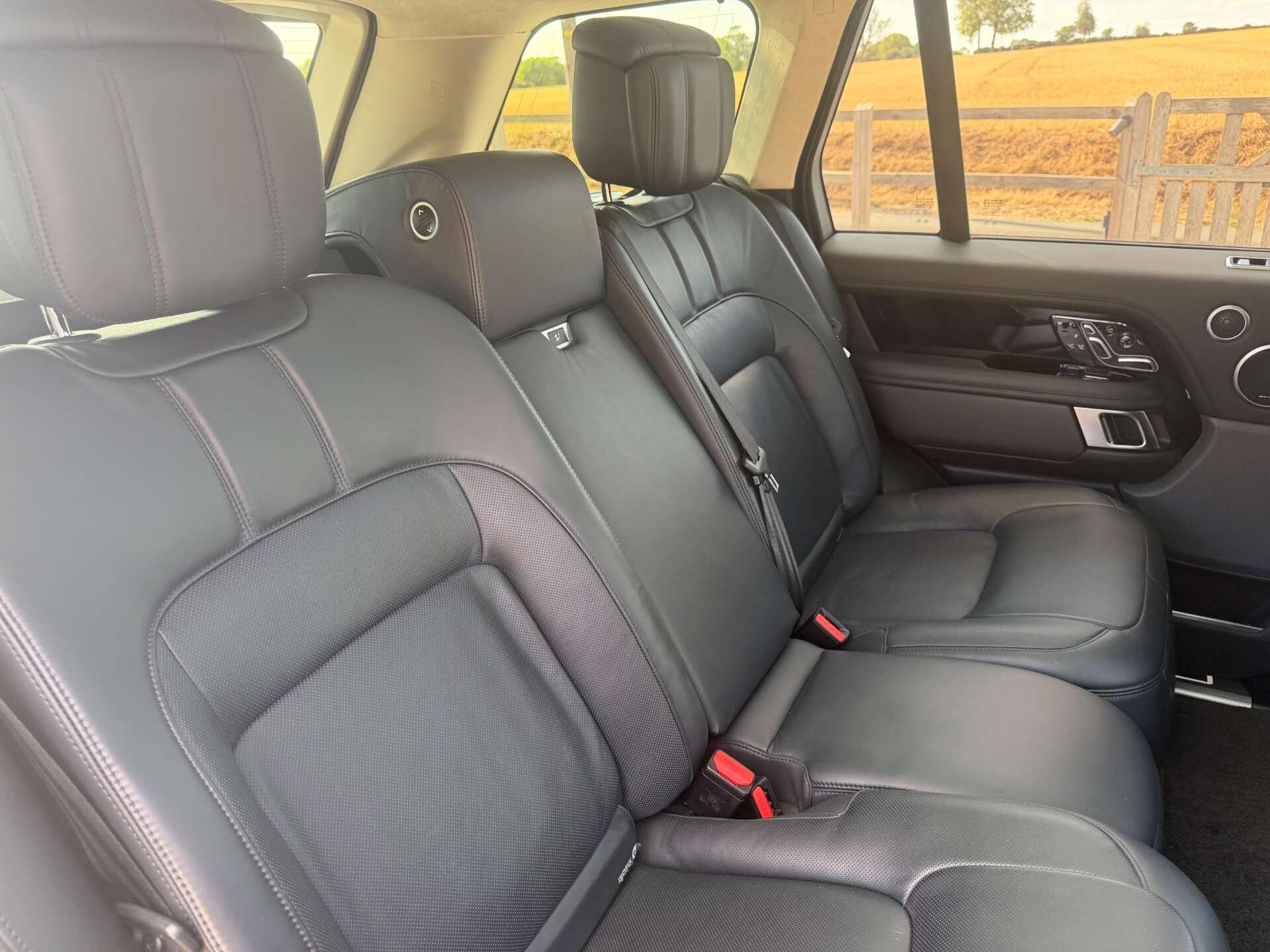 Land Rover Range Rover view 18
