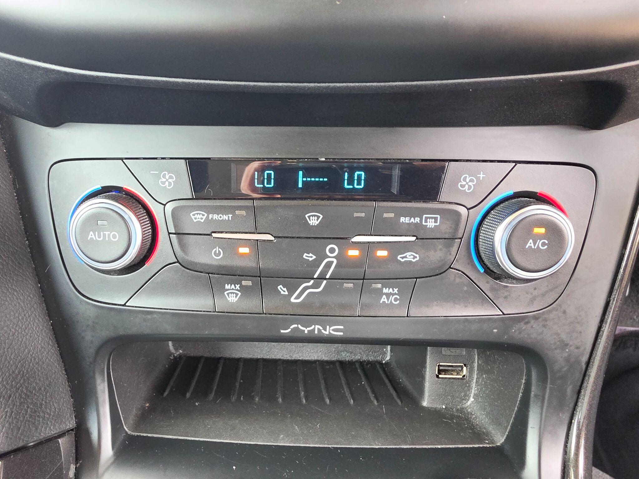 Ford Focus view 29