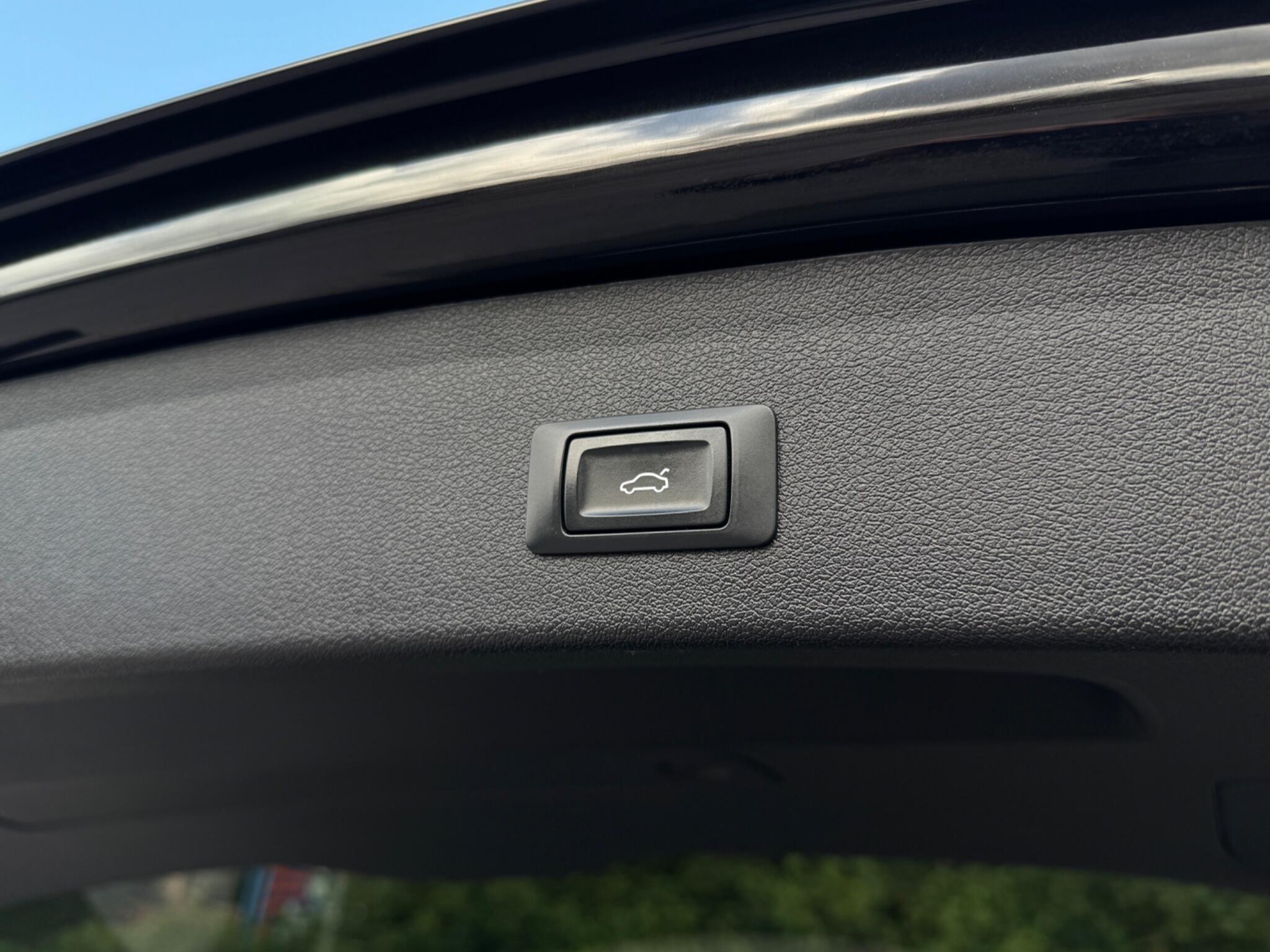 Audi SQ5 view 36