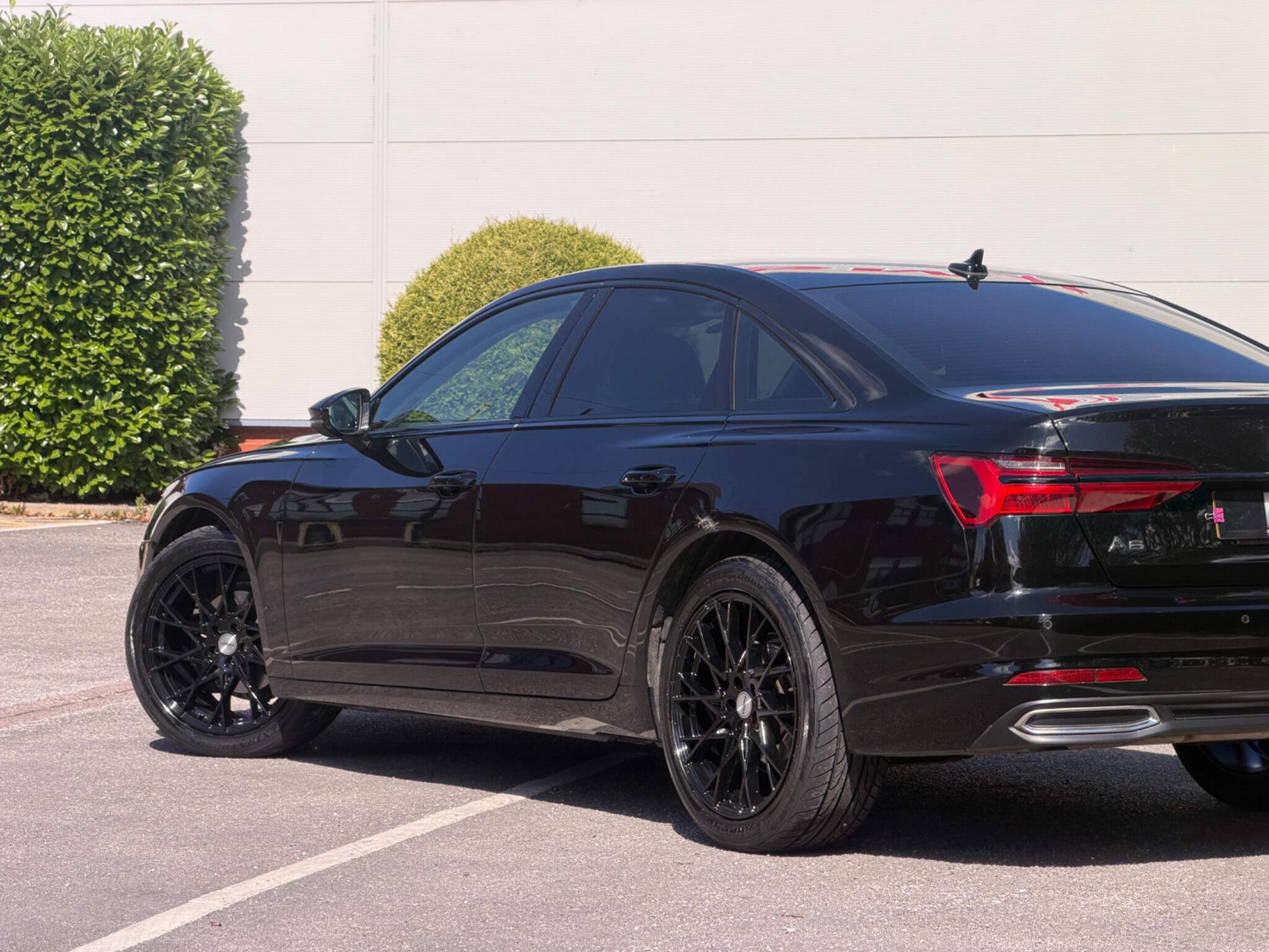 Audi A6 Saloon view 22
