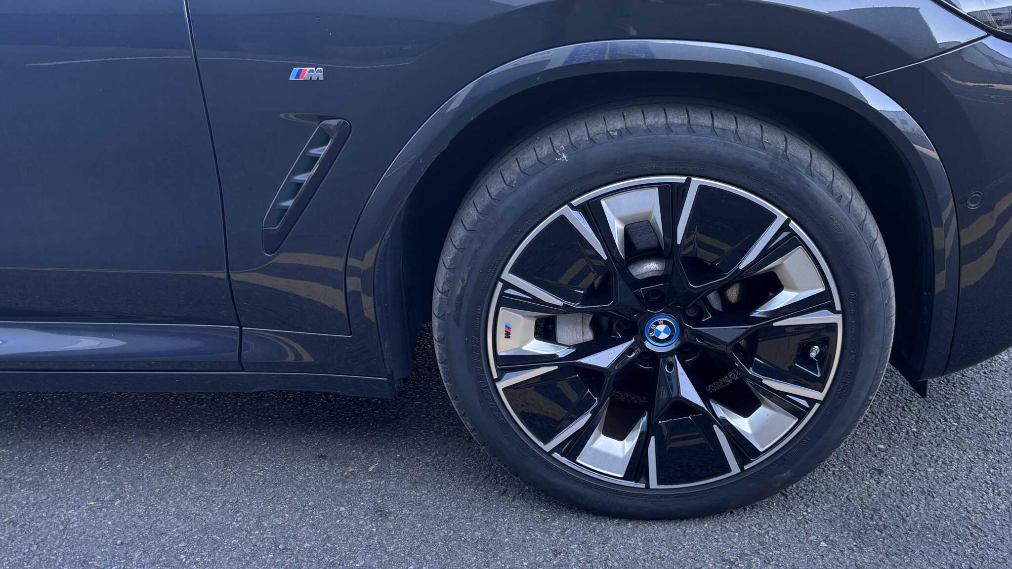BMW iX3 view 19