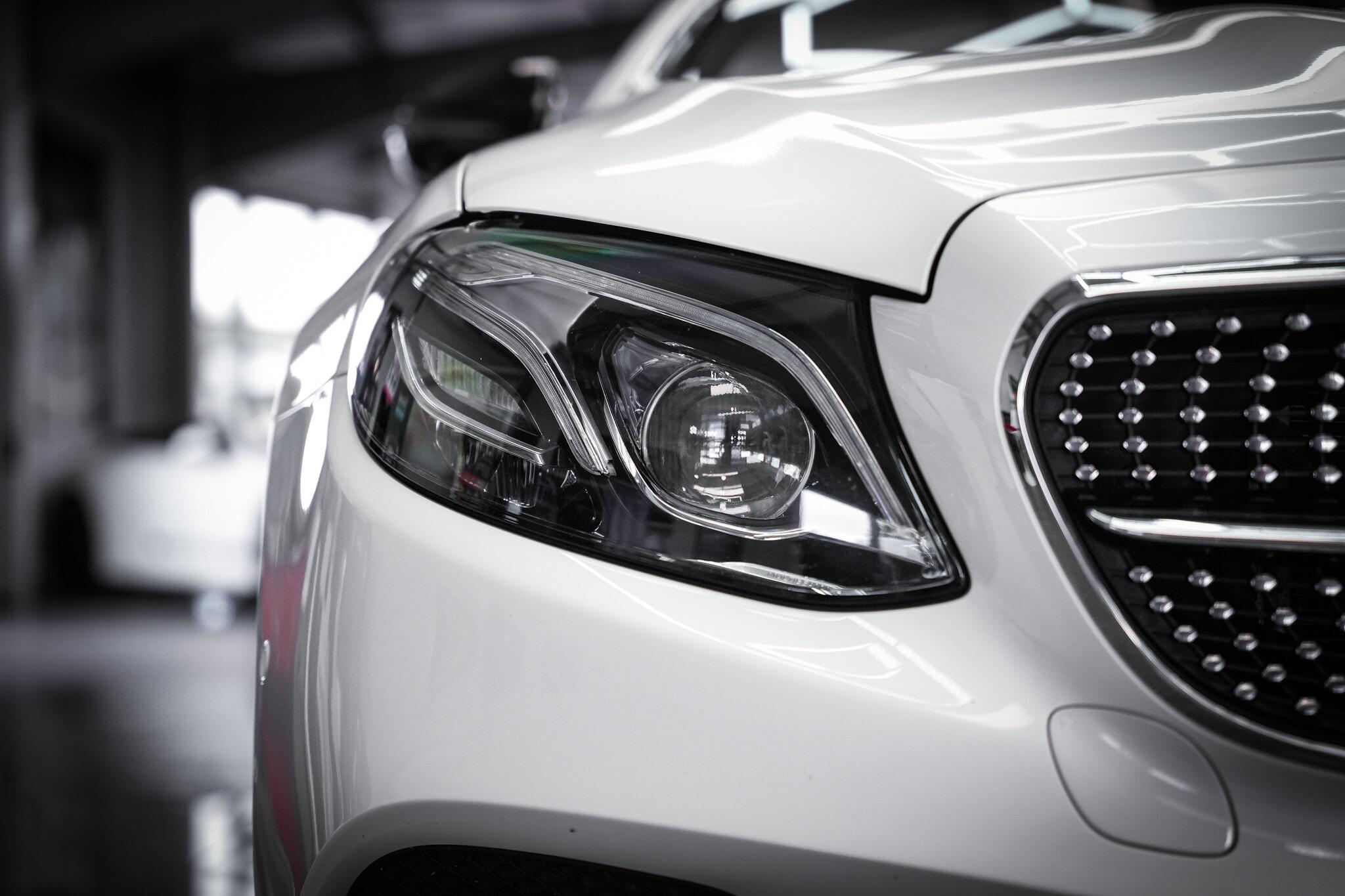 Mercedes-Benz E-Class view 27