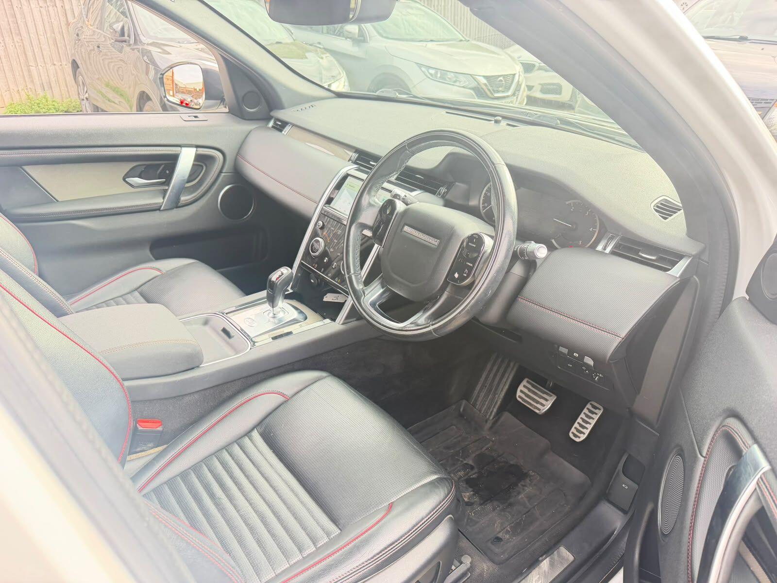 Land Rover Discovery Sport view 11