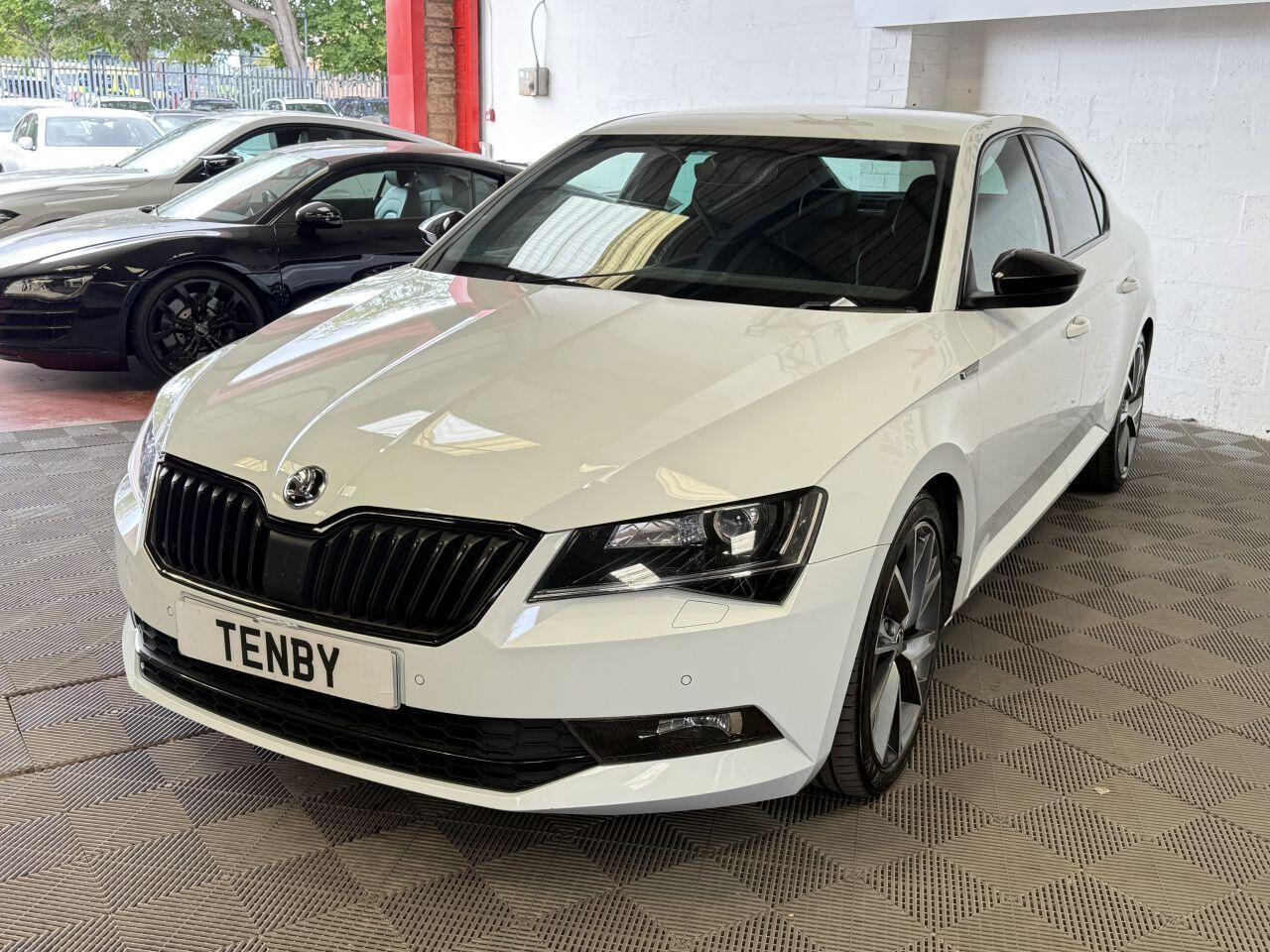 Skoda Superb view 5