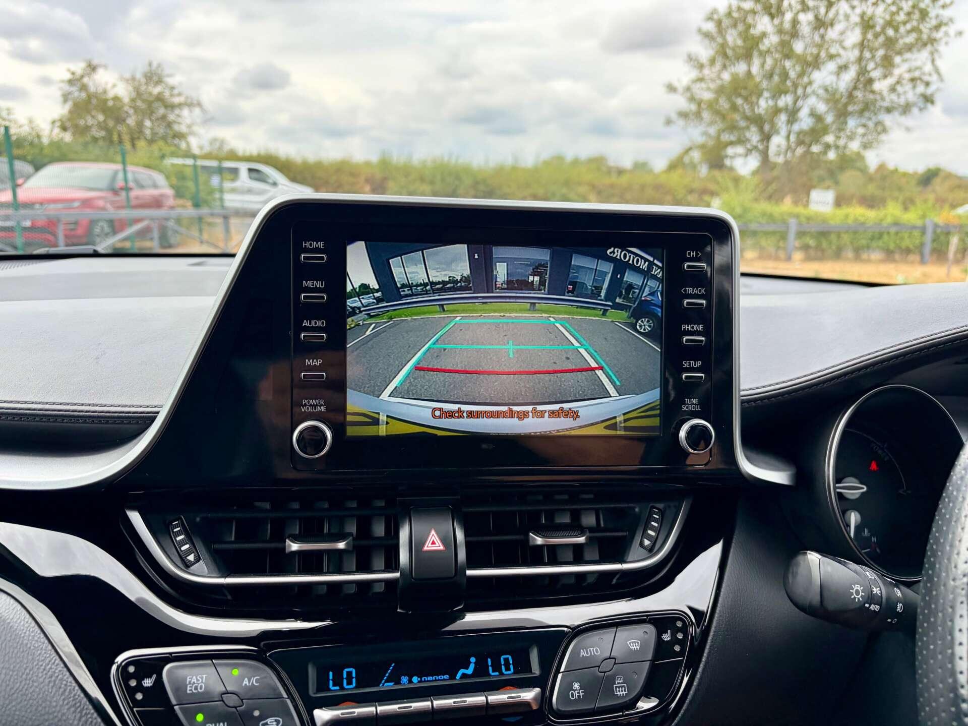 Toyota C-HR view 47