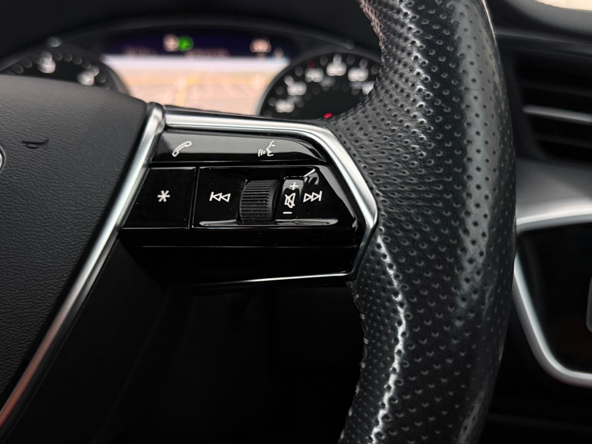 Audi A6 view 16