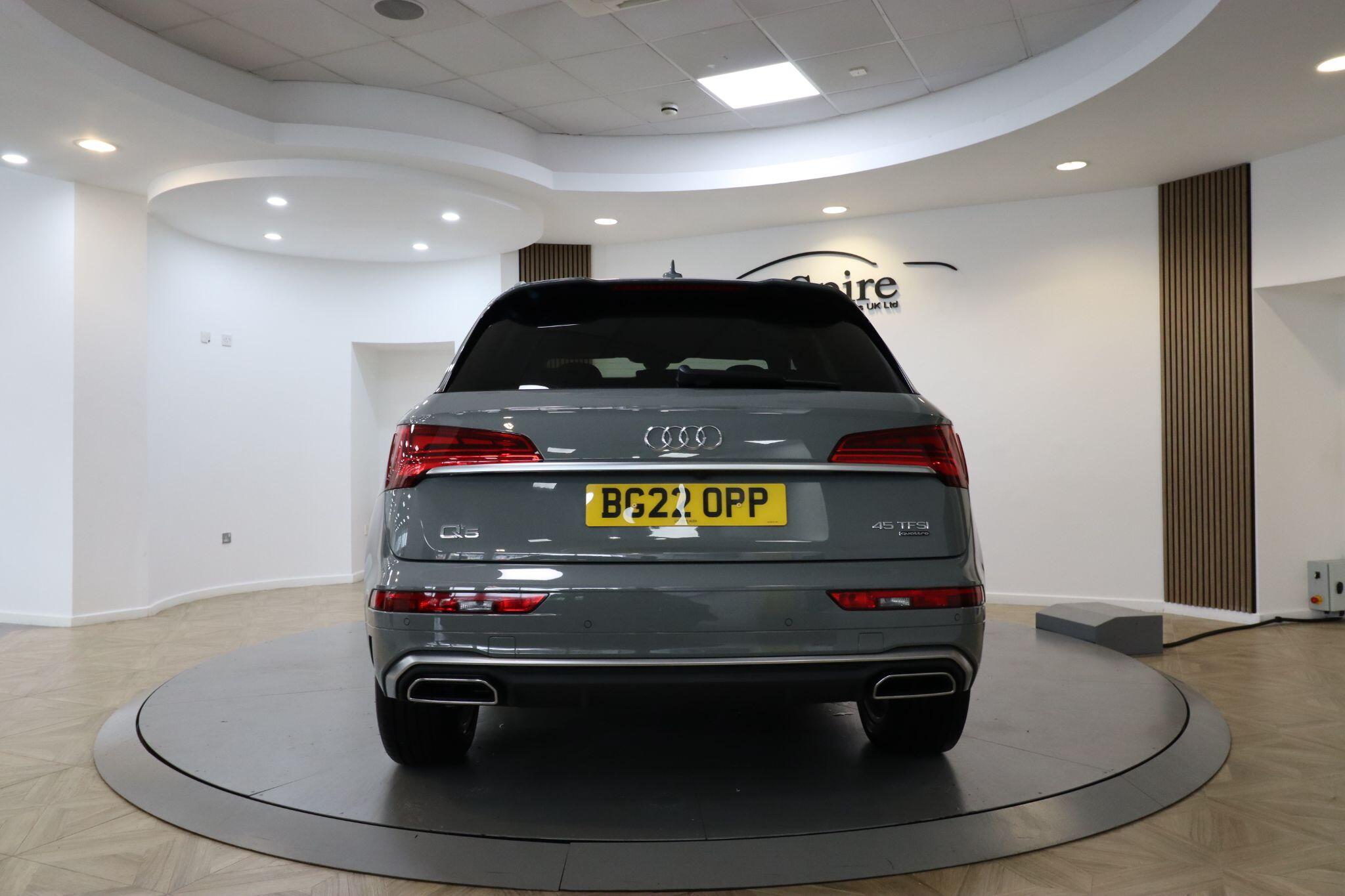 Audi Q5 view 7