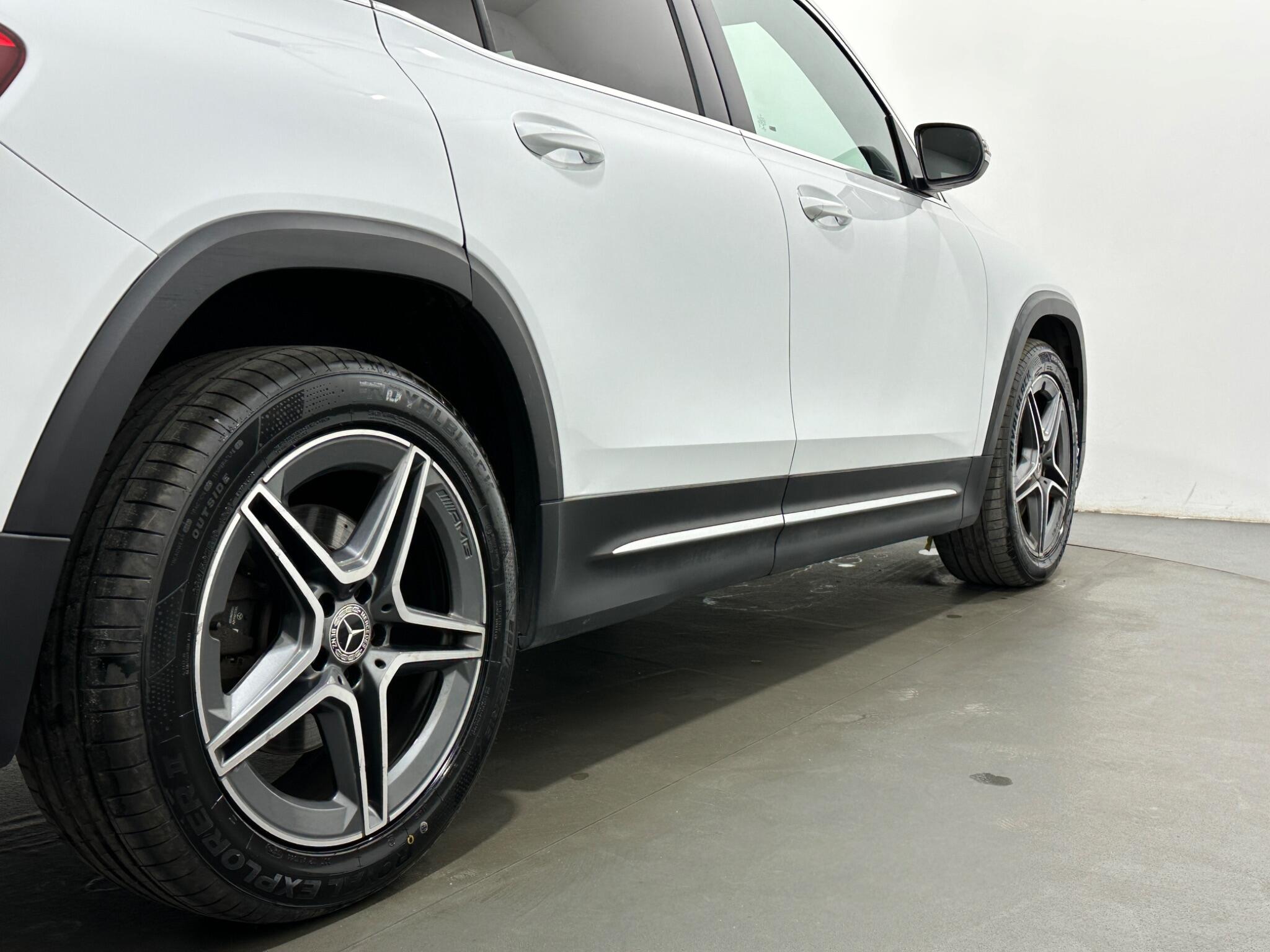 Mercedes-Benz GLB view 52