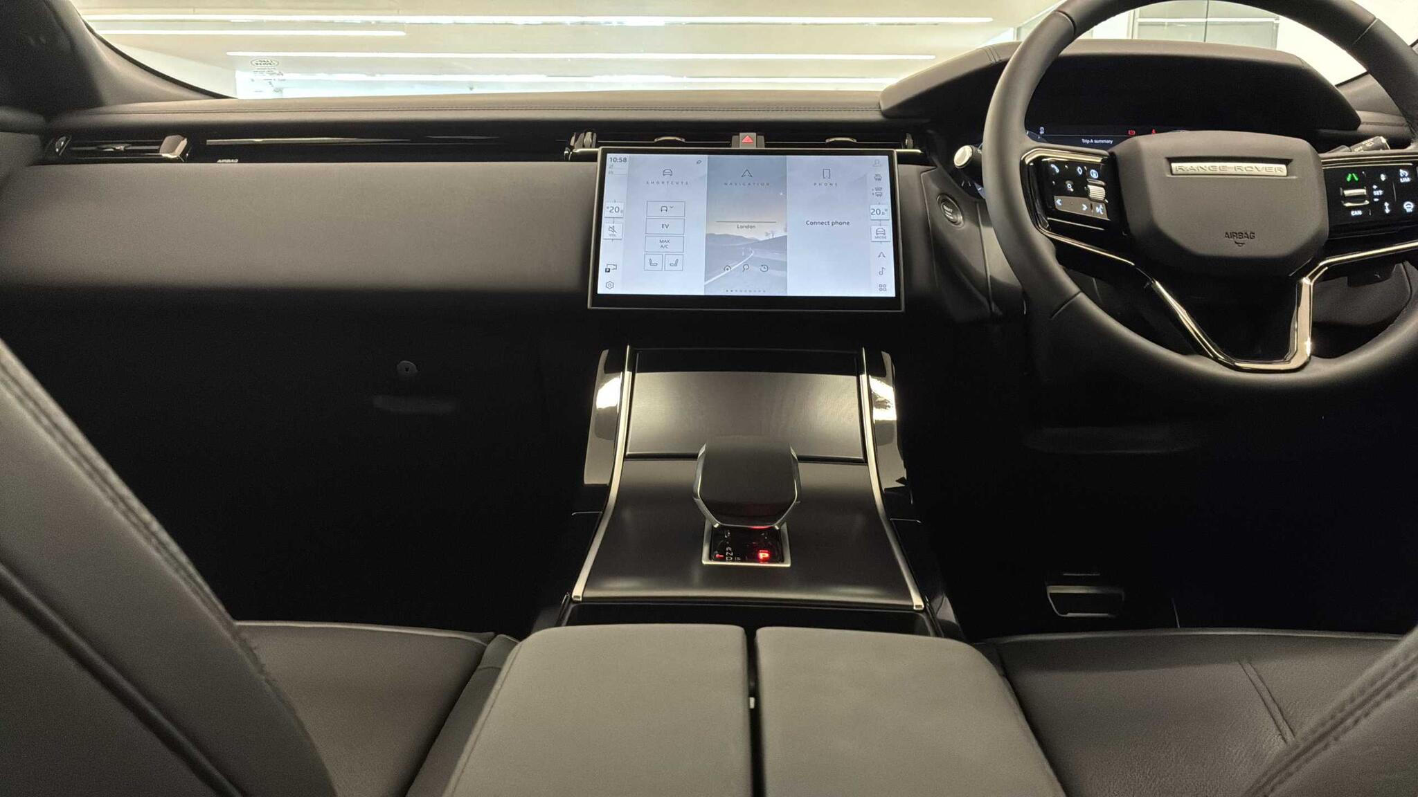 Land Rover Range Rover Velar view 14