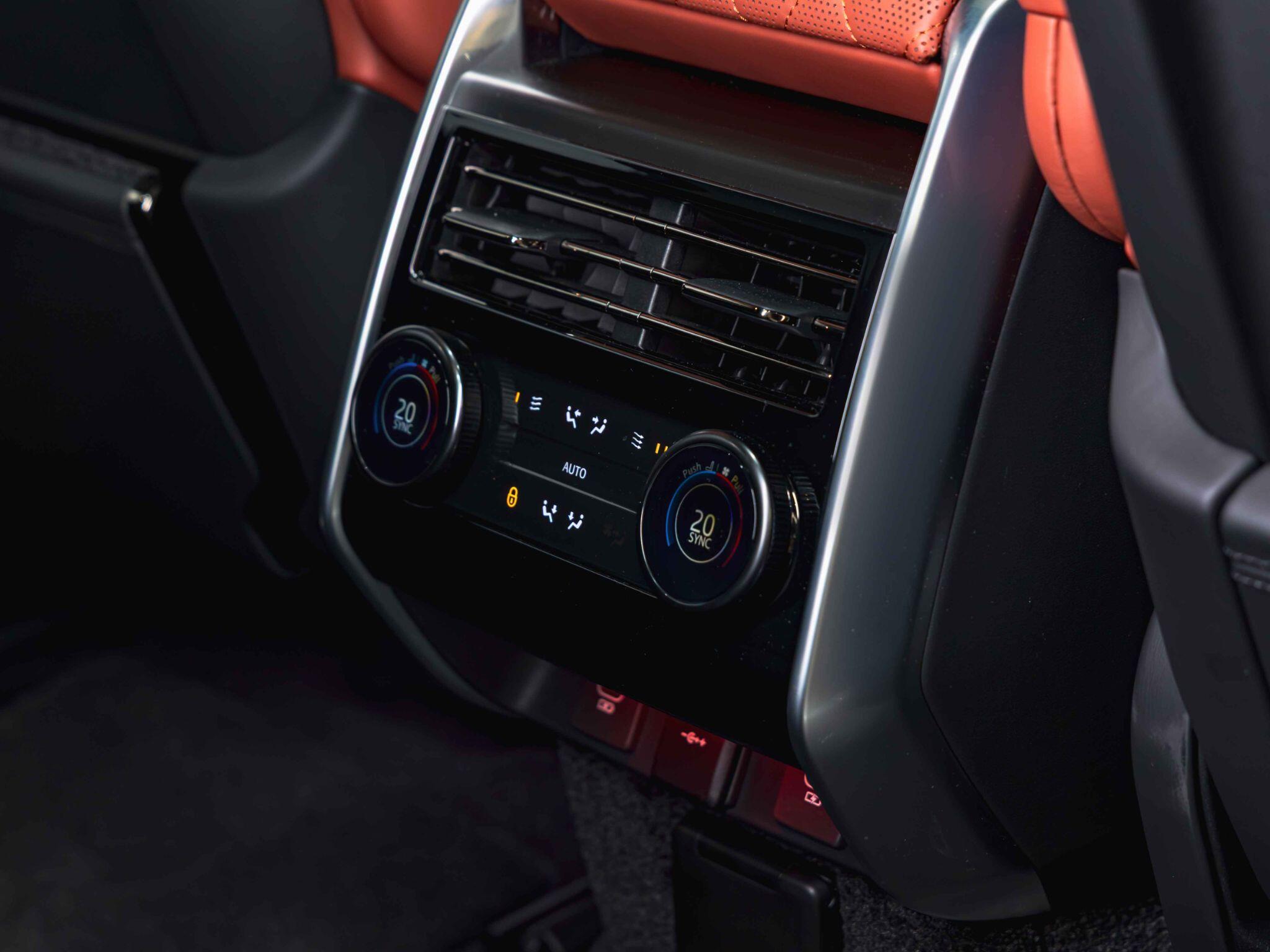 Land Rover Range Rover view 23