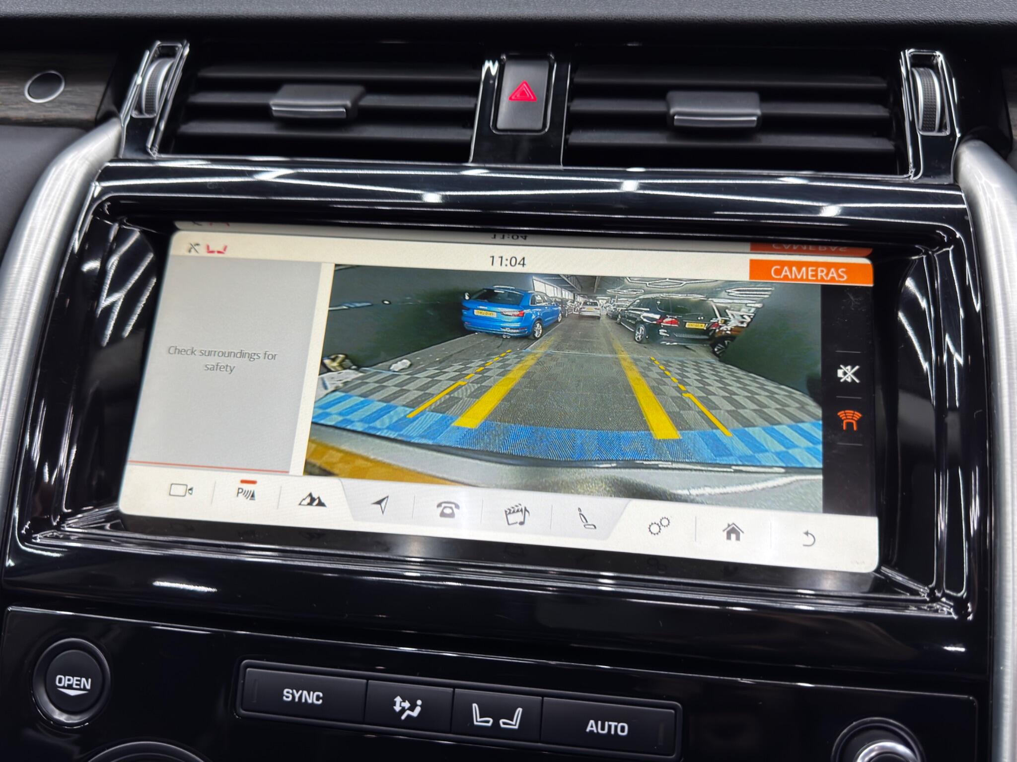 Land Rover Discovery view 40