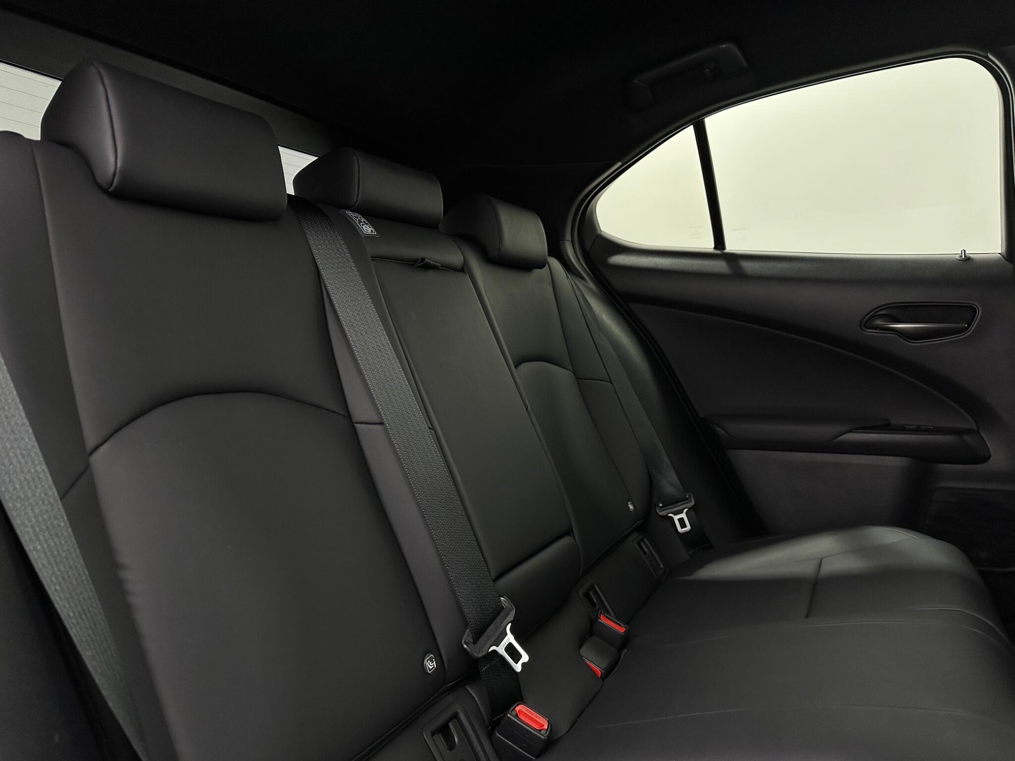 Lexus UX view 42