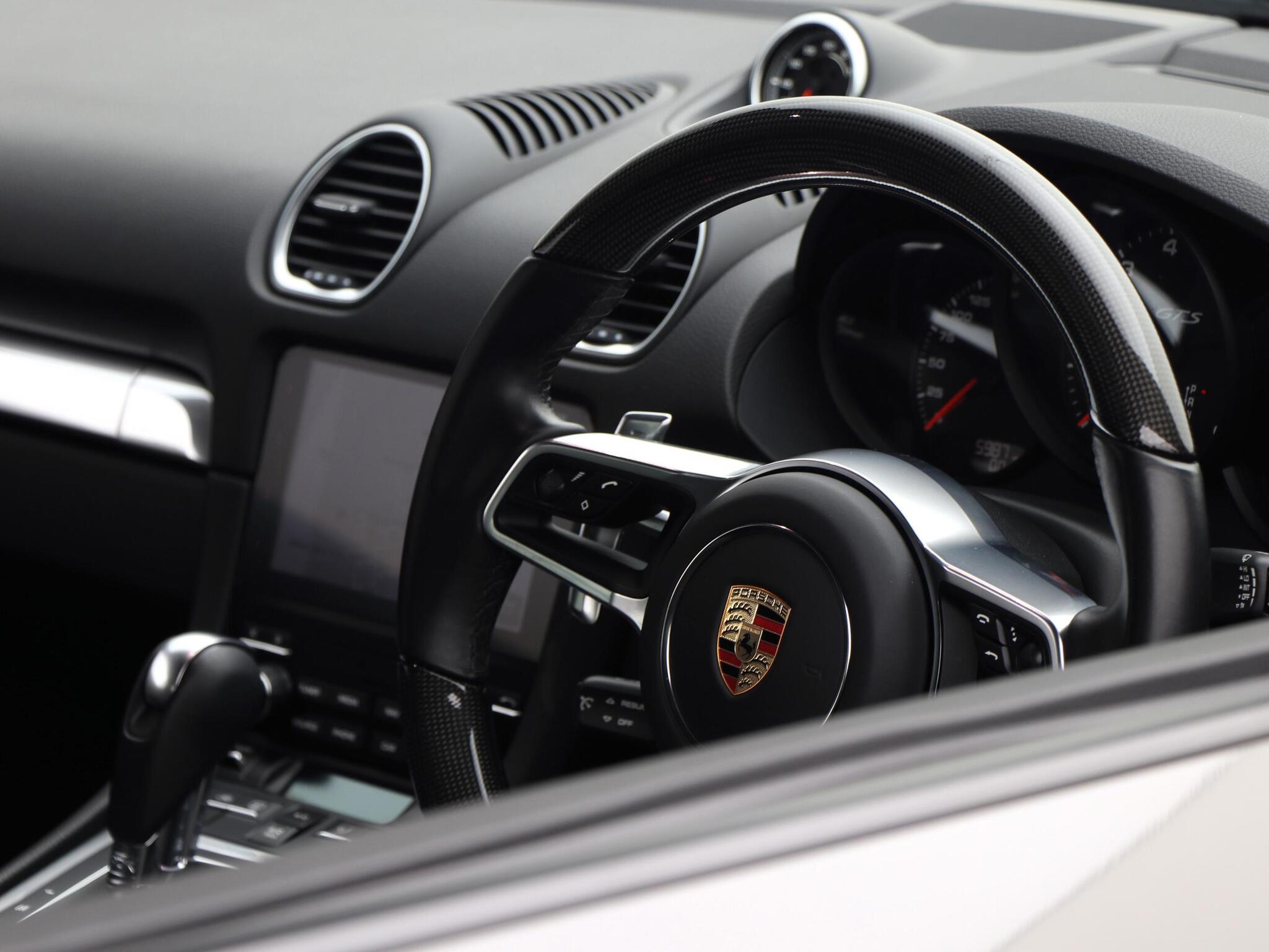 Porsche Cayman view 29