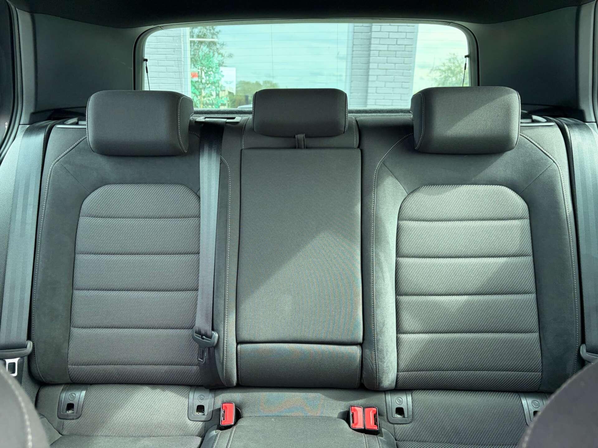 Volkswagen Golf view 31