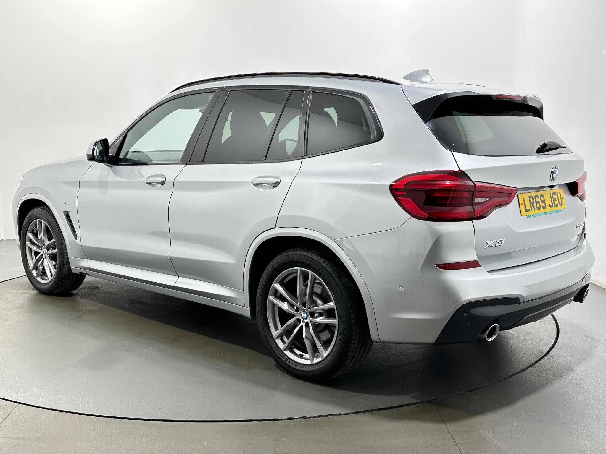 BMW X3 view 6