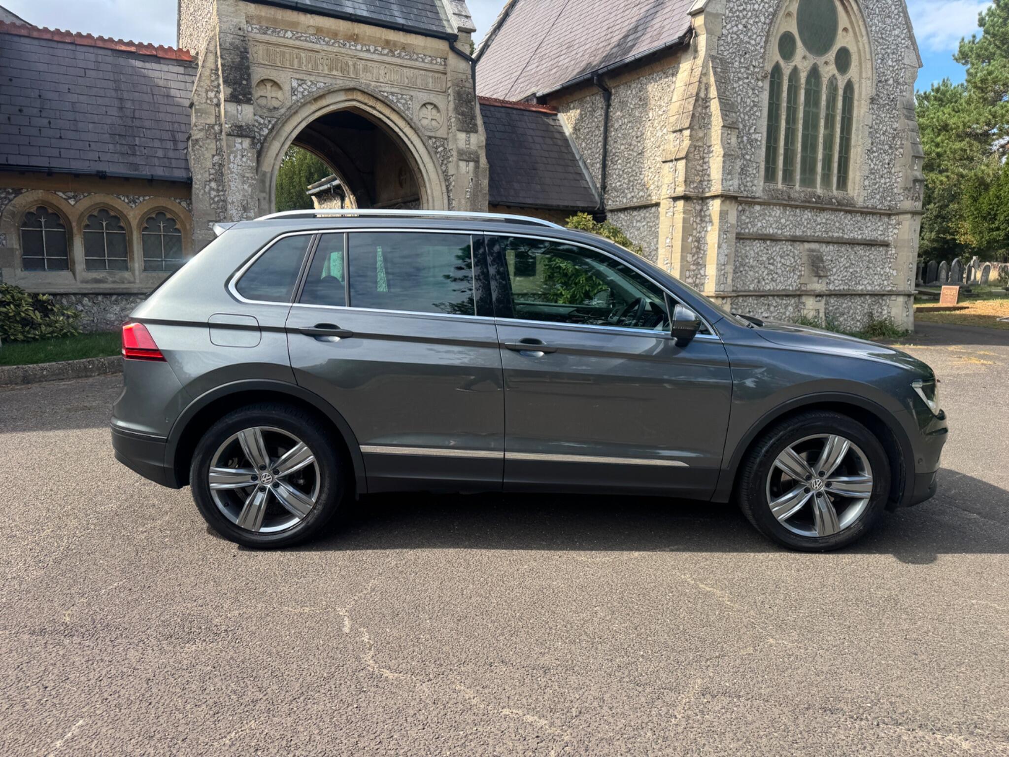 Volkswagen Tiguan view 19