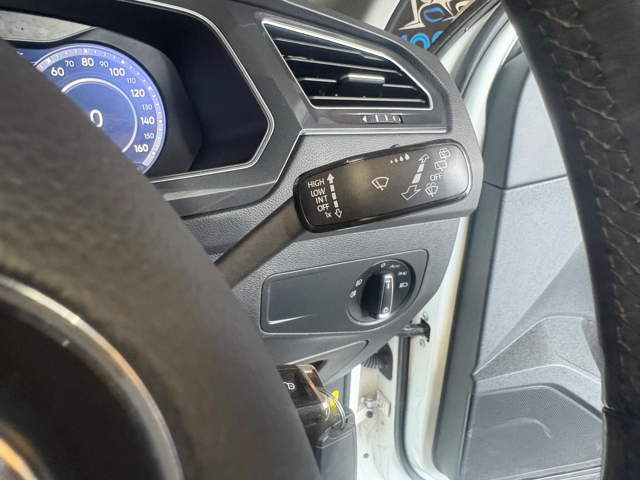 Volkswagen Tiguan view 18