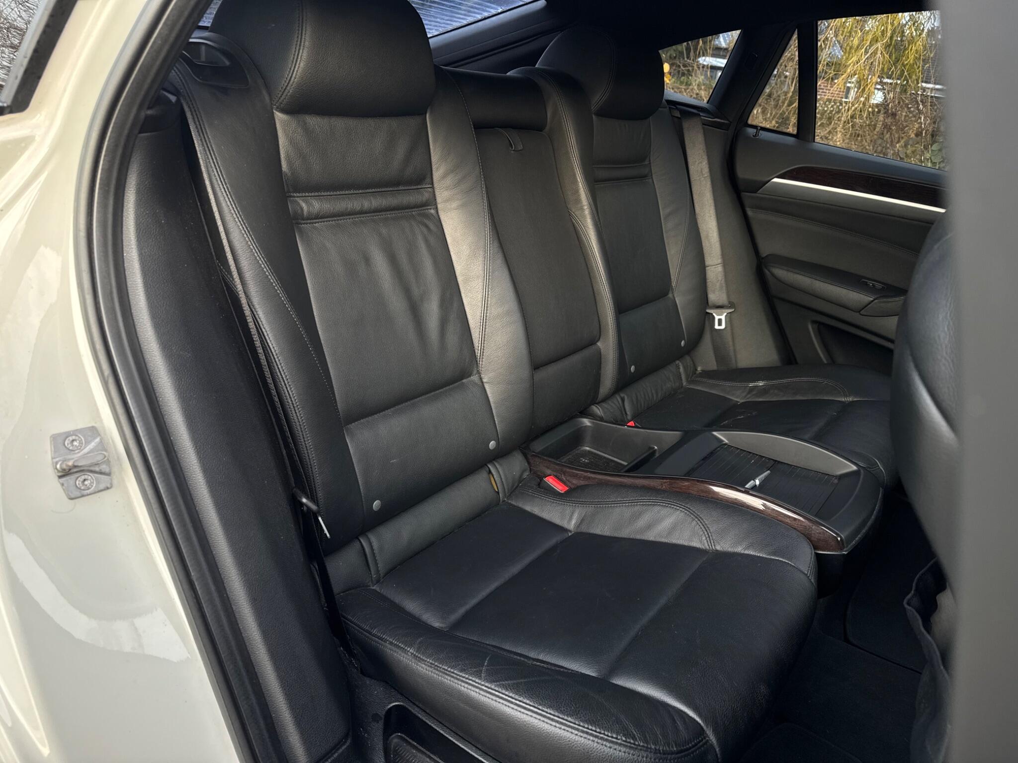 BMW X6 view 26