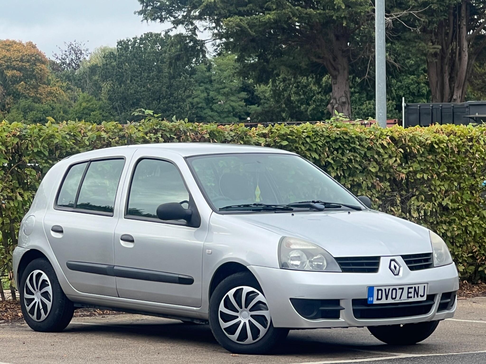 2007 Renault Clio in Silver for sale