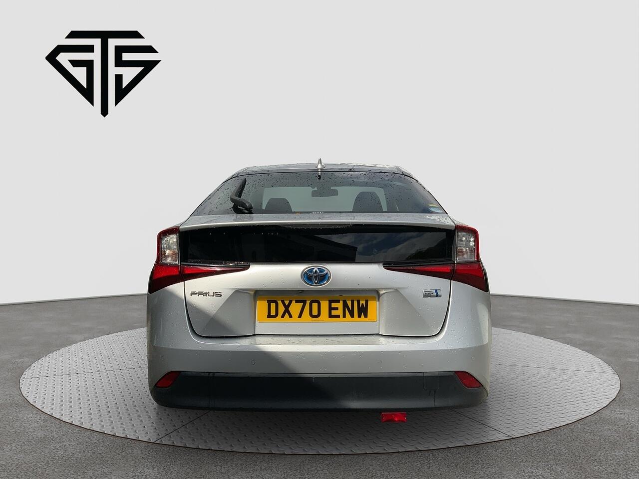 Toyota Prius view 4