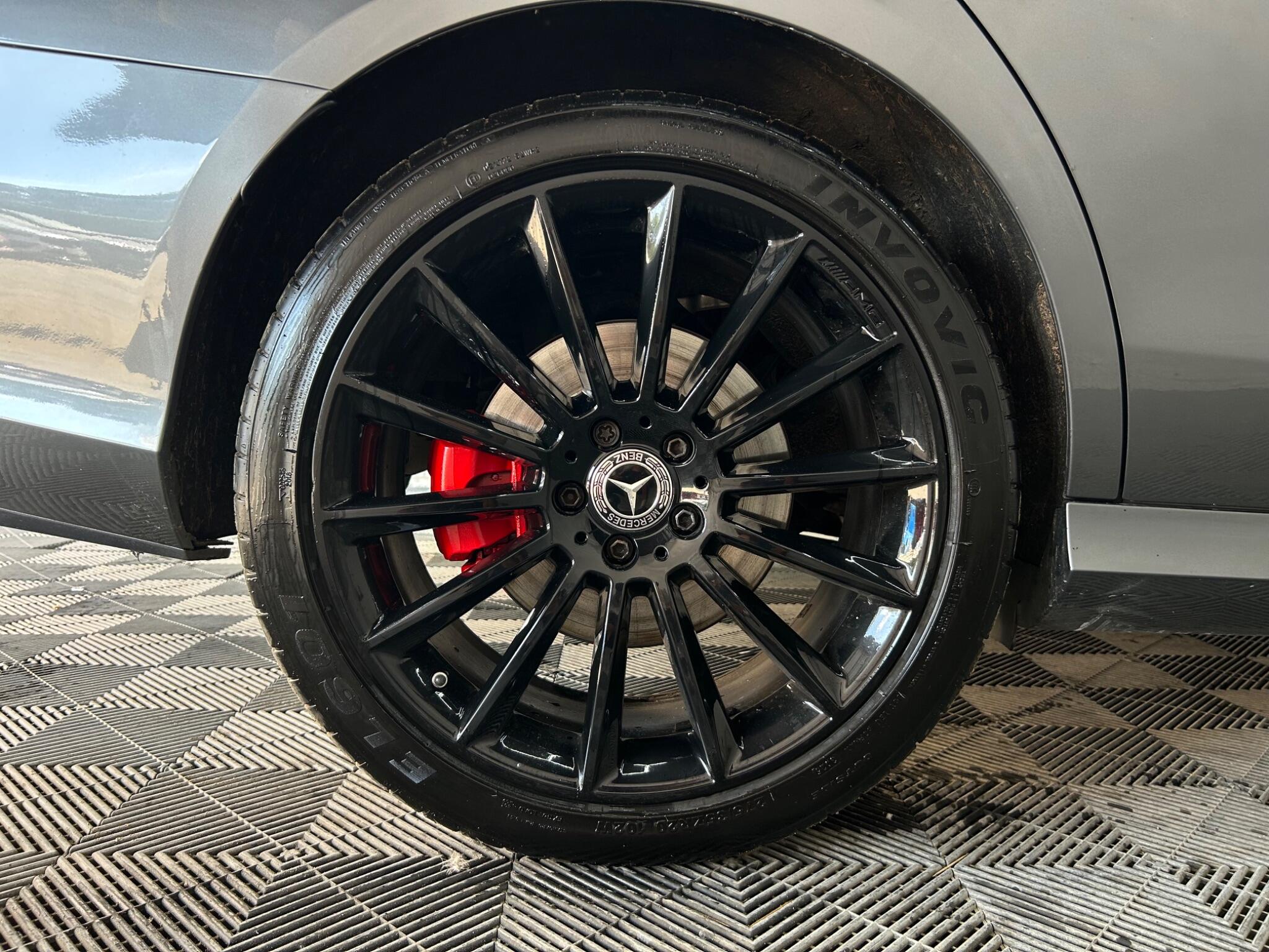 Mercedes-Benz E Class view 39