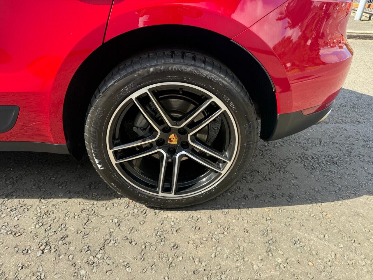 Porsche Macan view 41